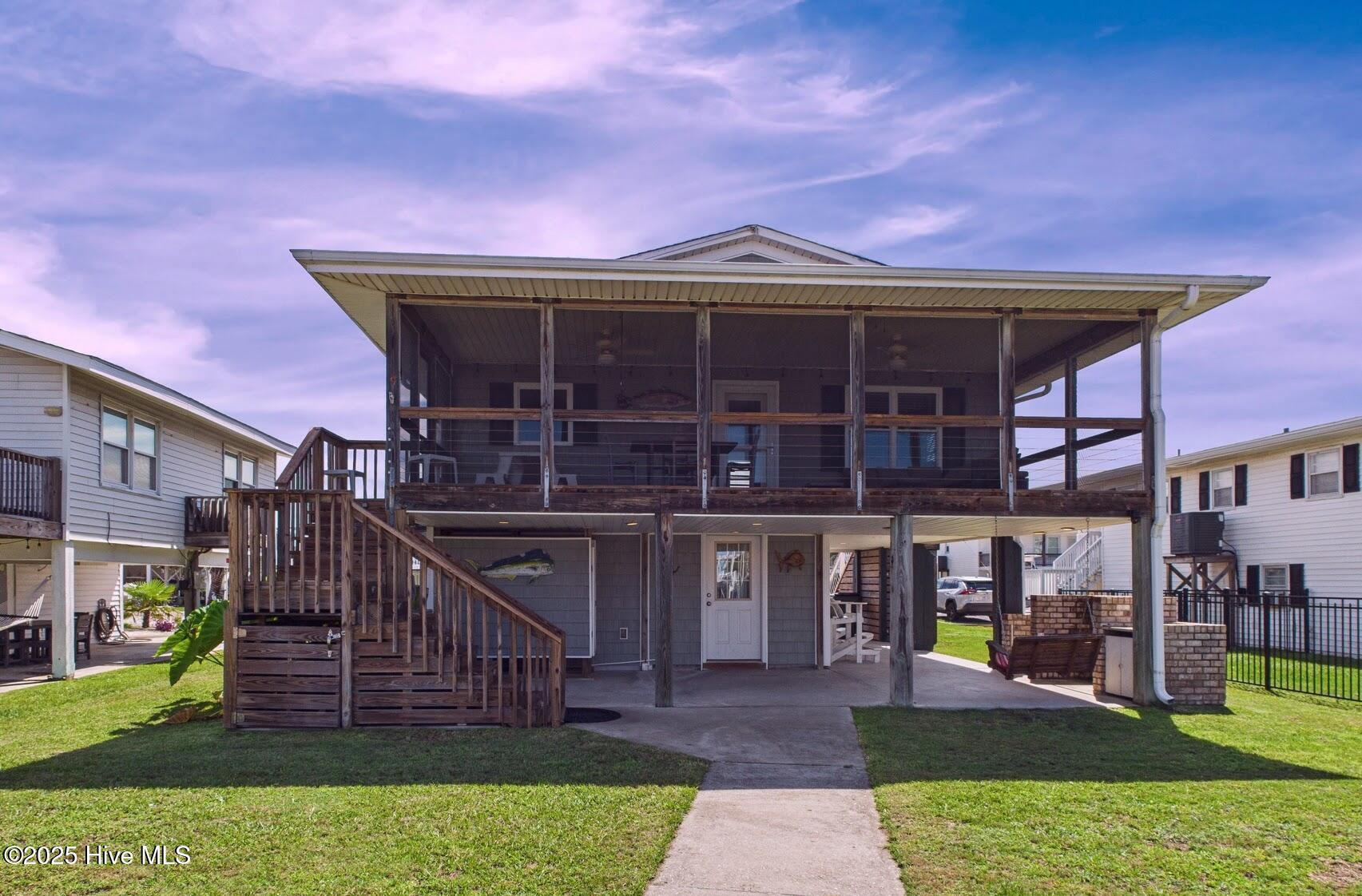 100558213 | Photo 32