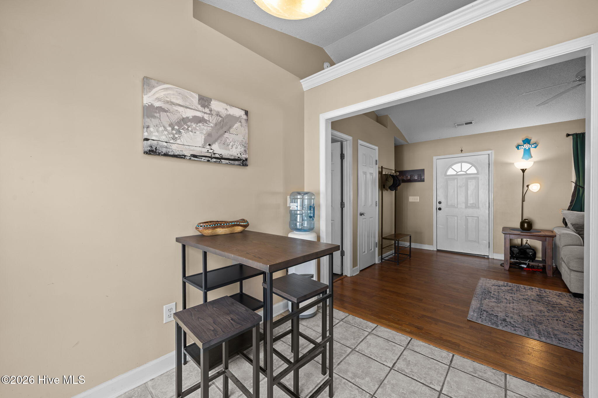 100550840 | Photo 19