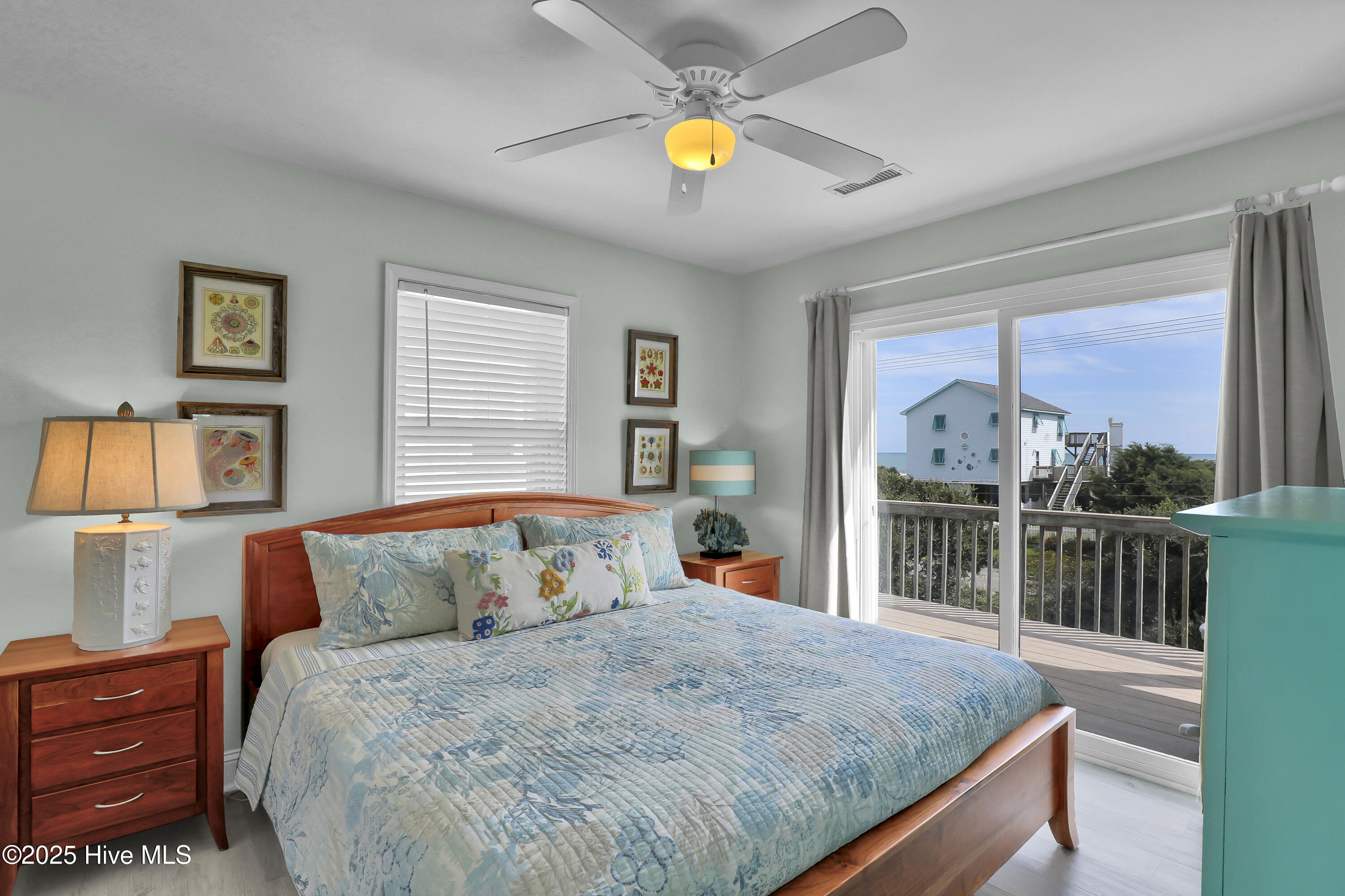 100535648 | Photo 17