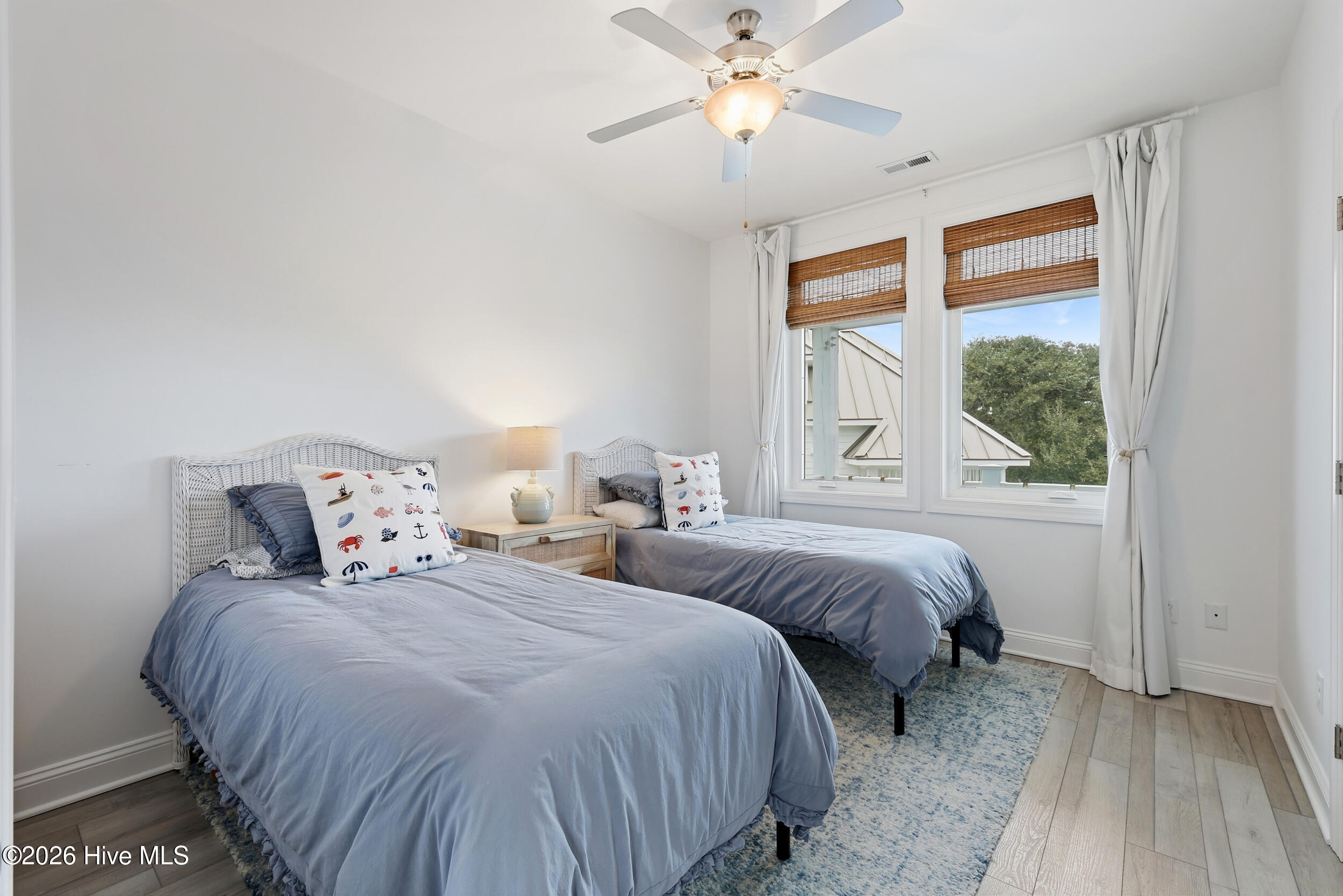 100552984 | Photo 25