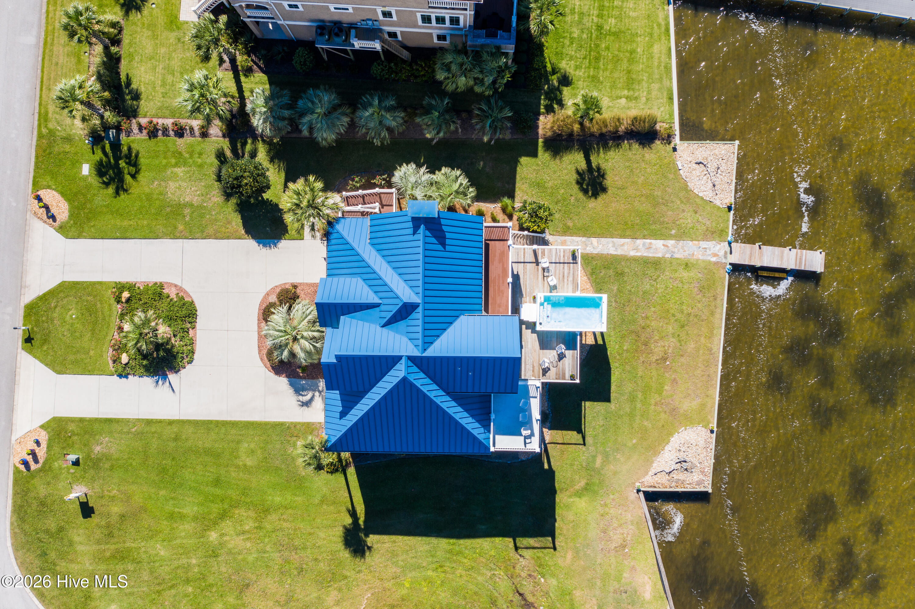 100586425 | Photo 10