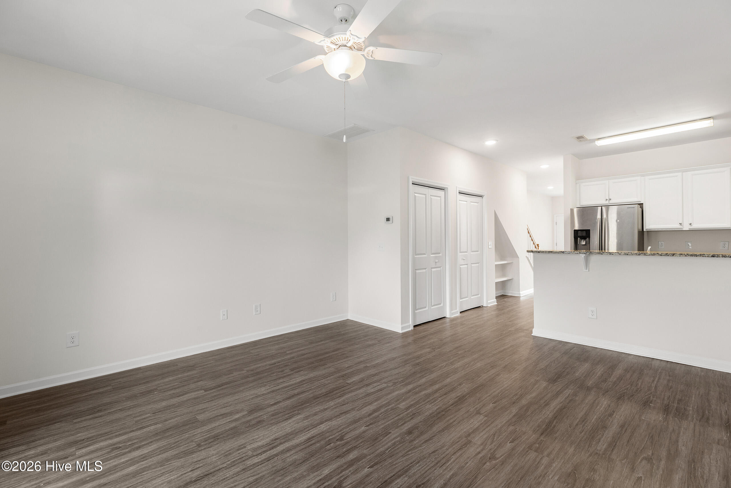 100562810 | Photo 16