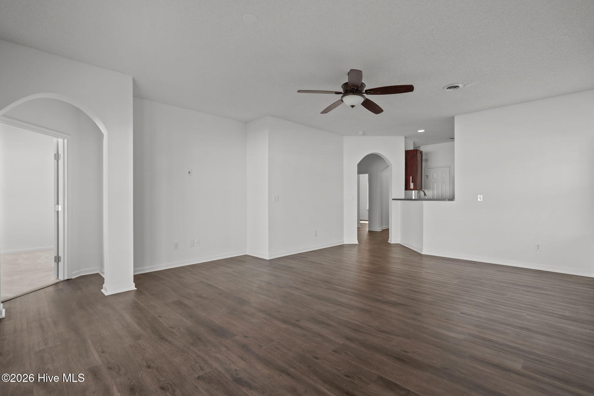 100549107 | Photo 22