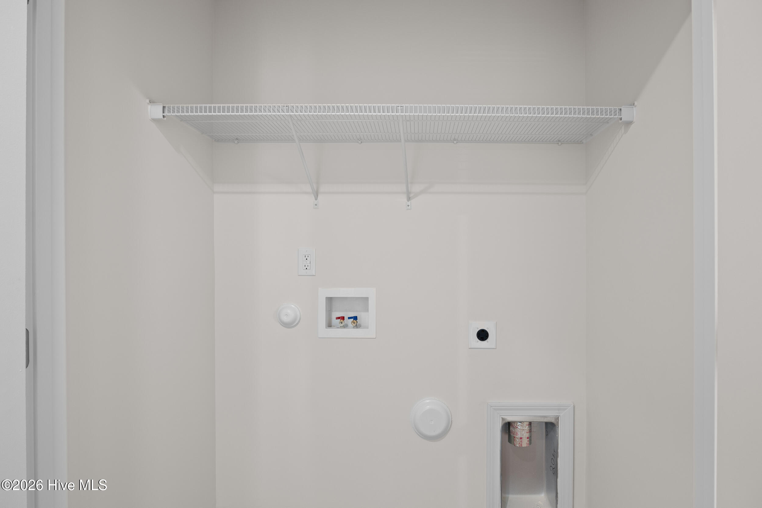 100569640 | Photo 15