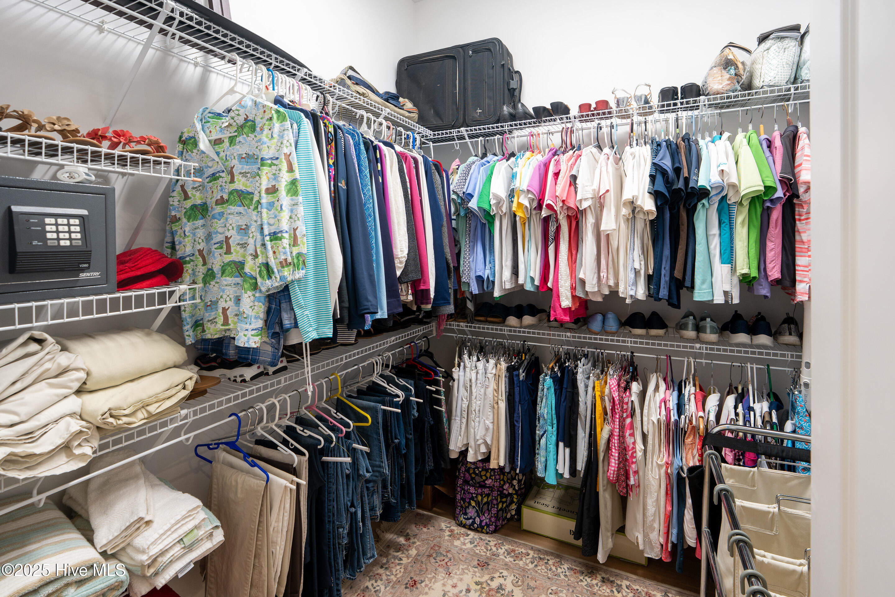 100529477 | Photo 21