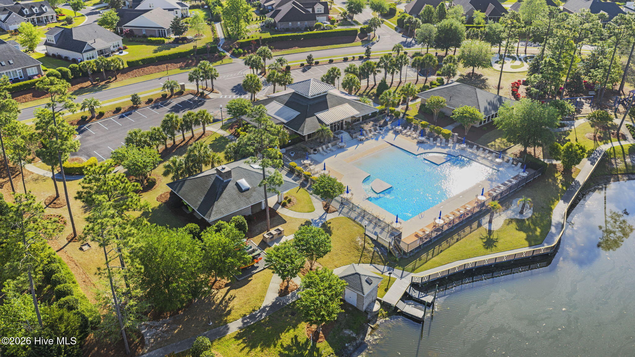 100568183 | Photo 57