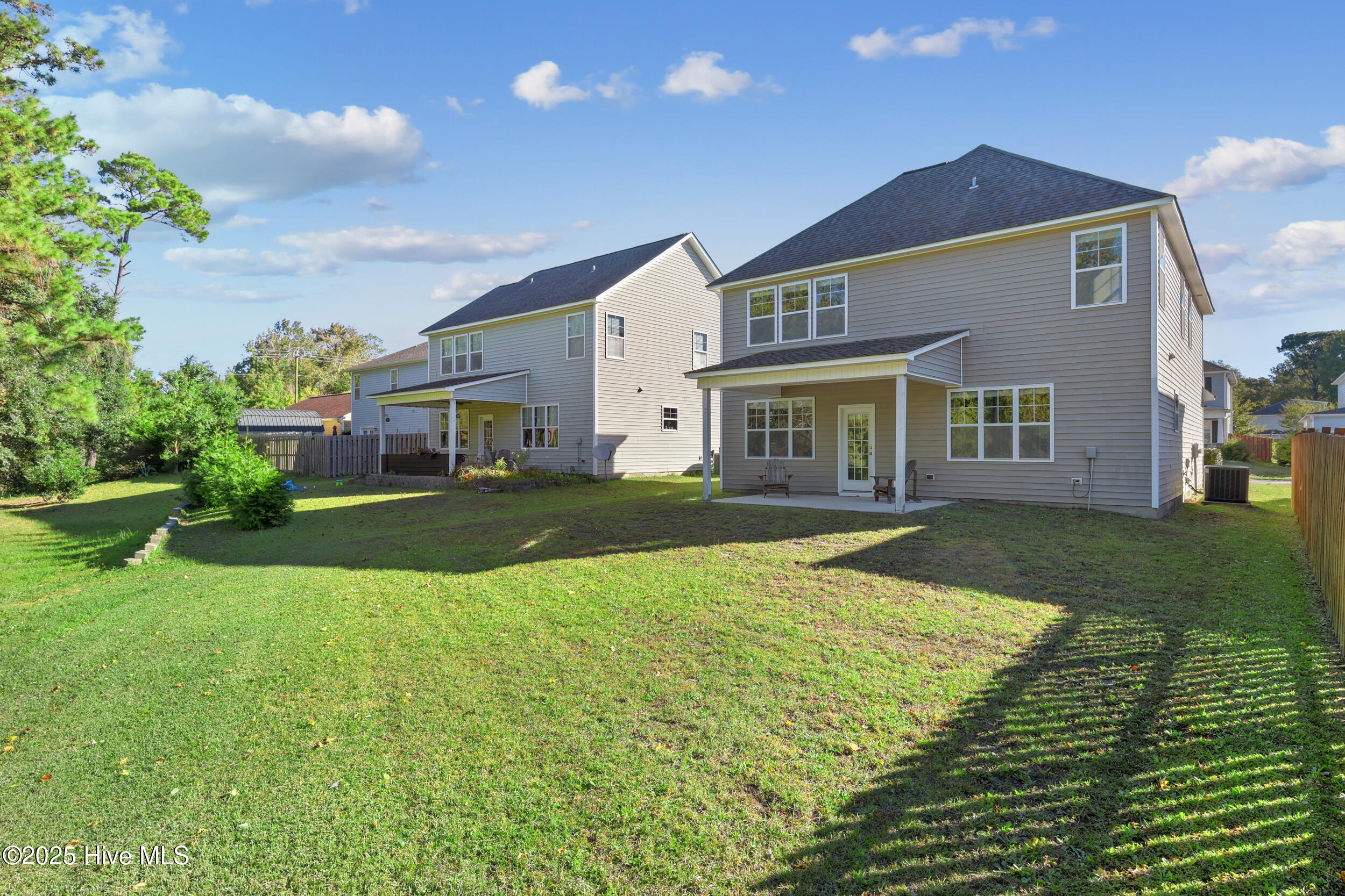 100537406 | Photo 39