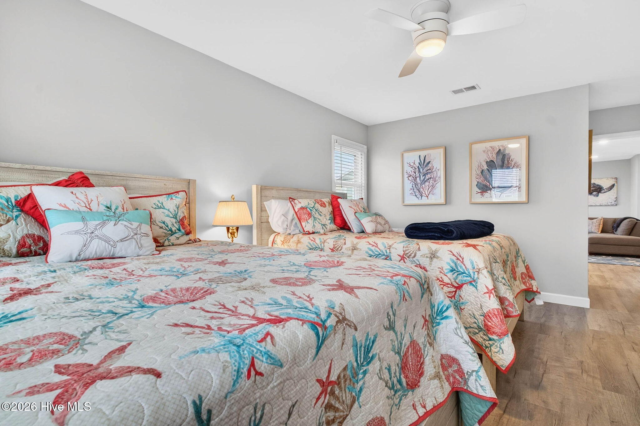 100565816 | Photo 45