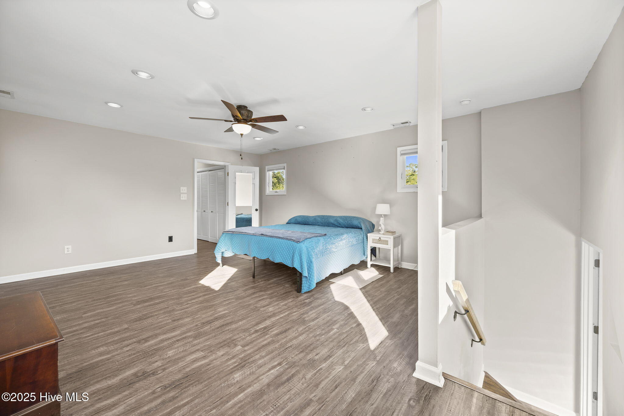 100542454 | Photo 37