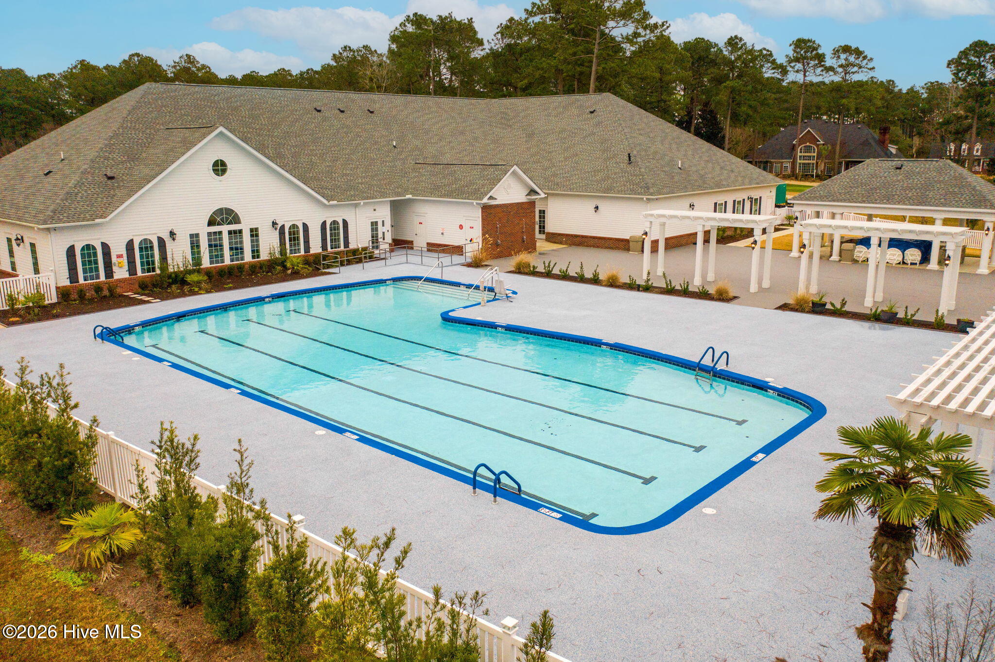 100569255 | Photo 45