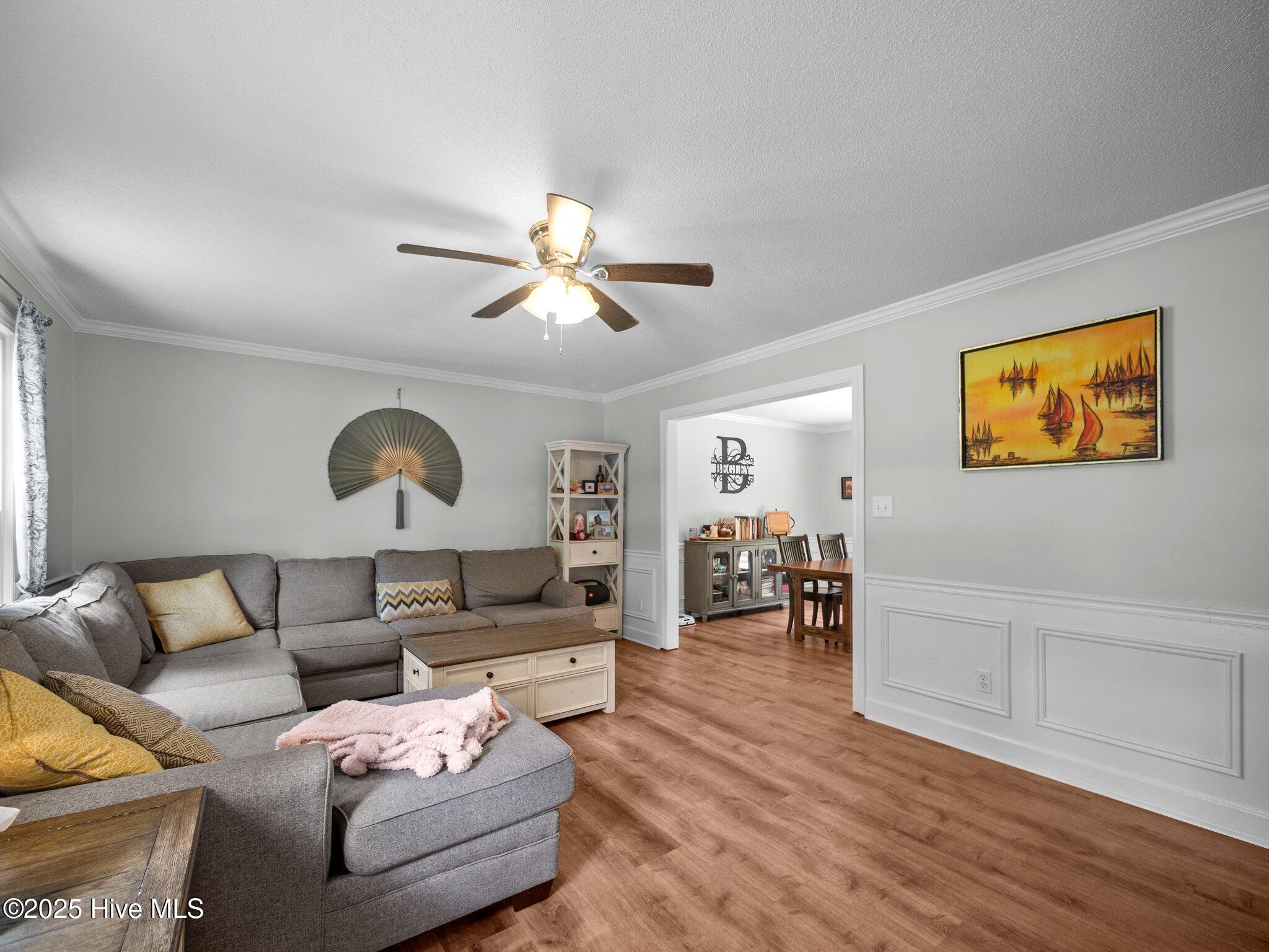 100569850 | Photo 23