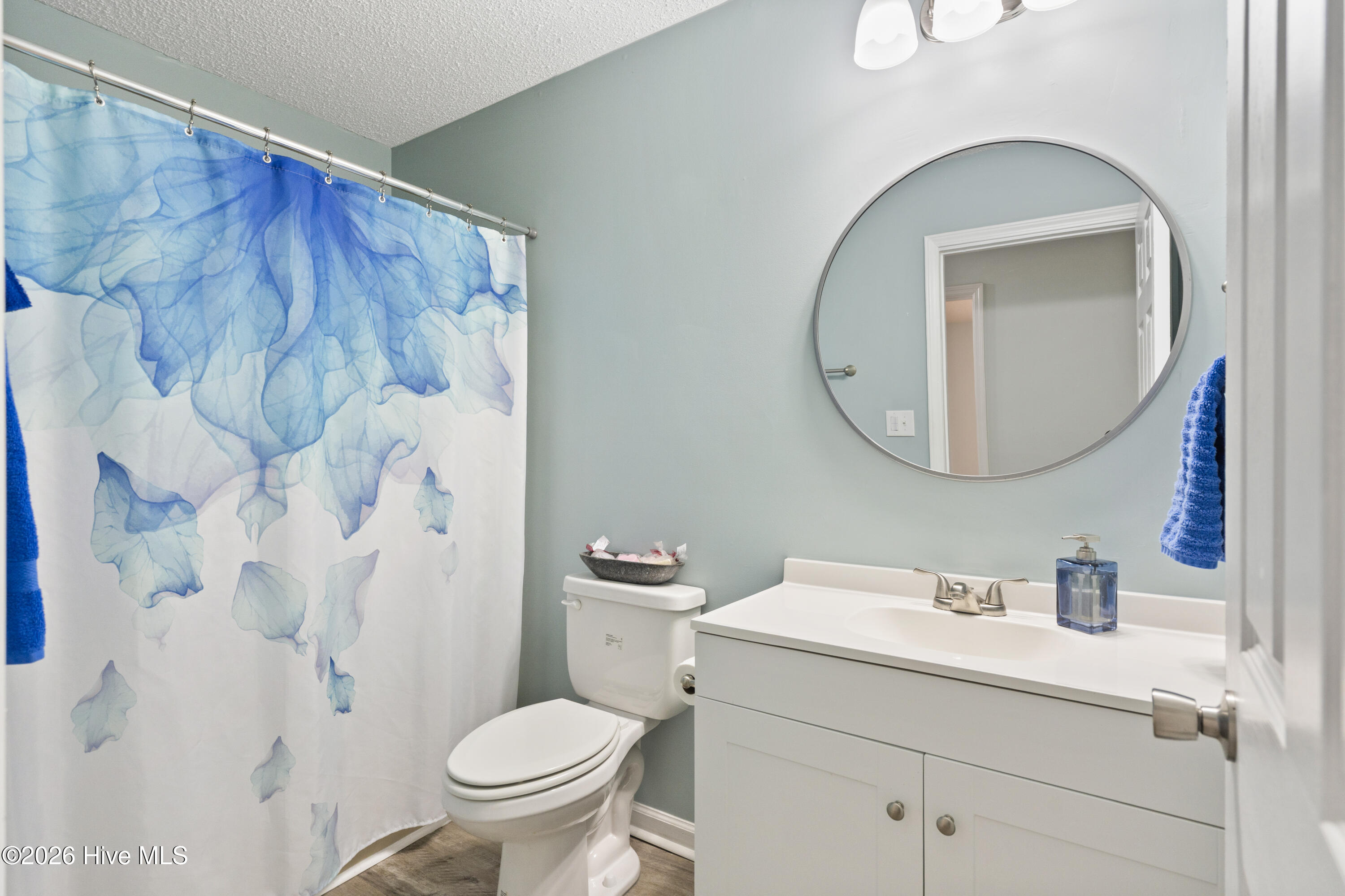 100553037 | Photo 24