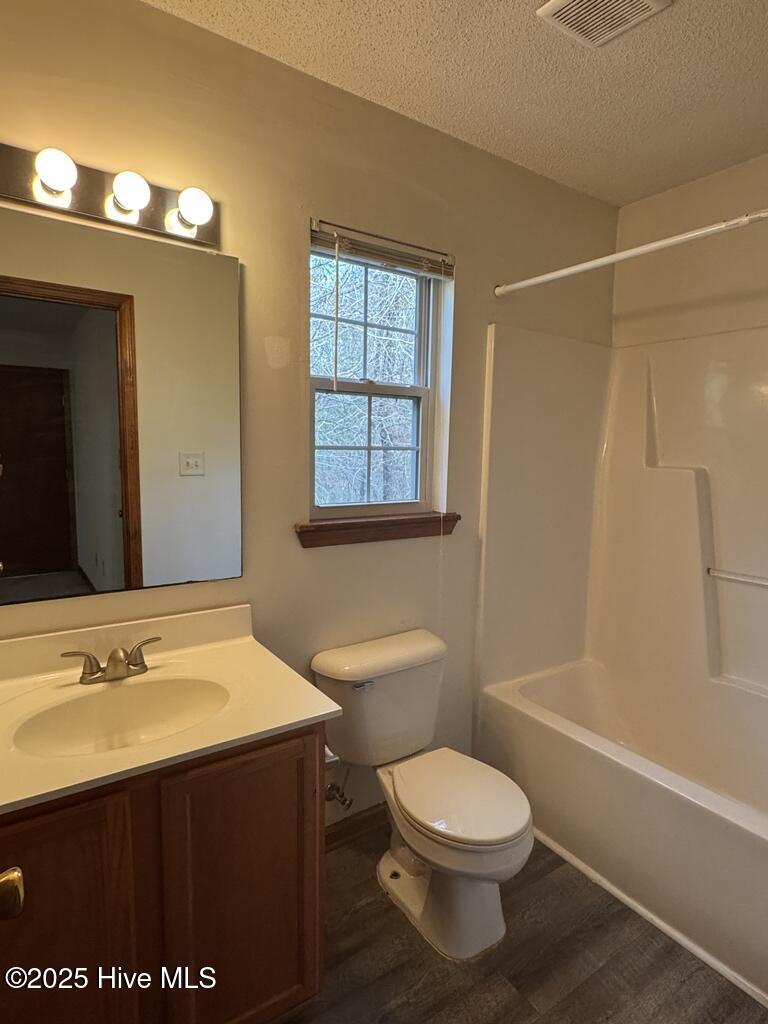 100545834 | Photo 13