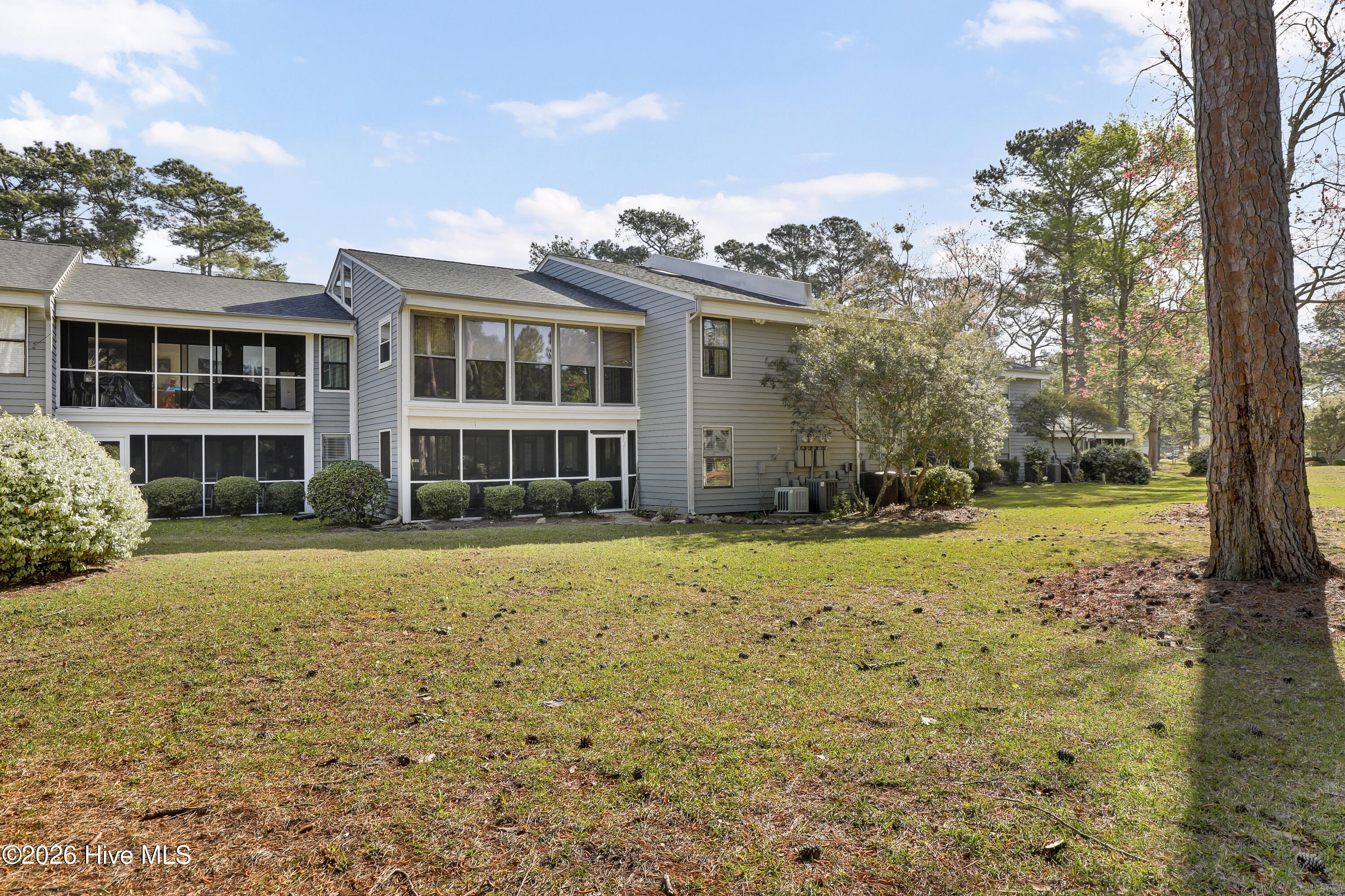 100565686 | Photo 25