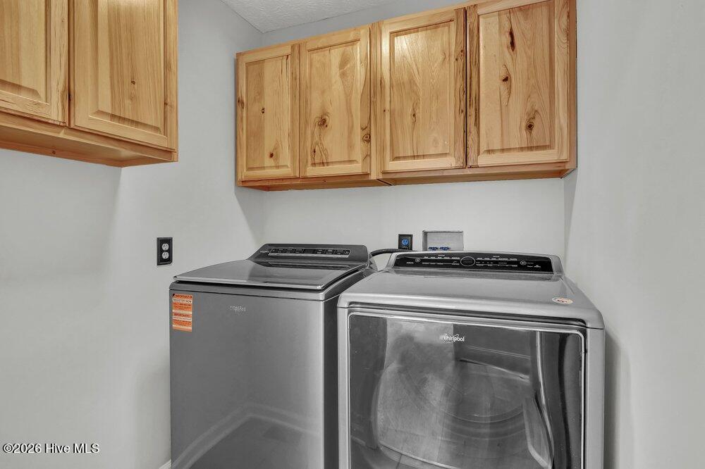 100562479 | Photo 24