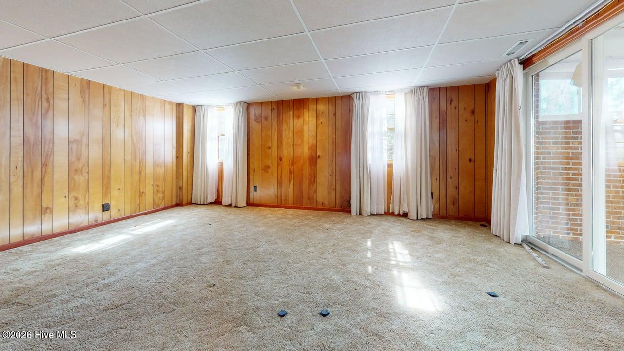 100553926 | Photo 23