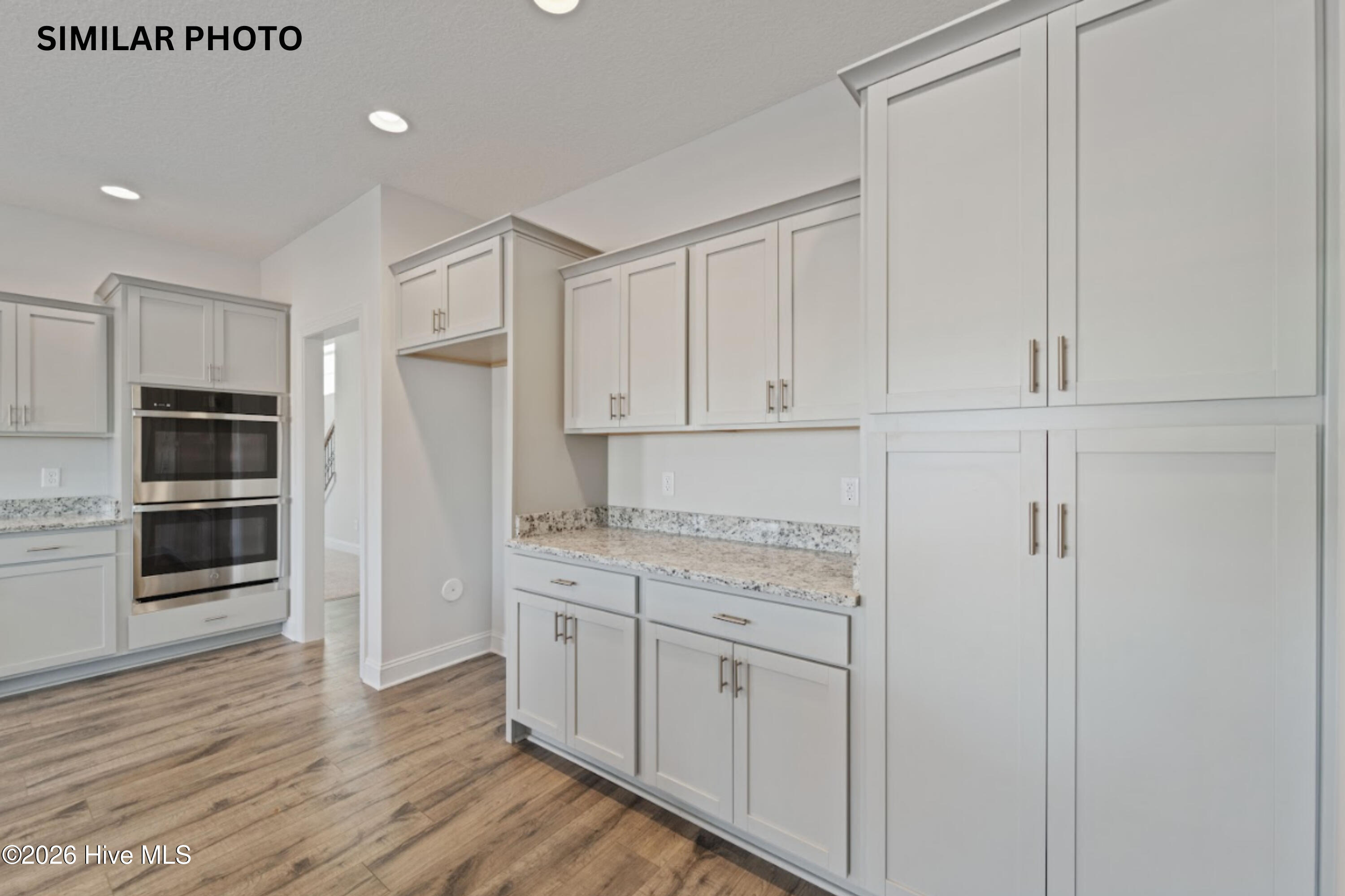 100556384 | Photo 12