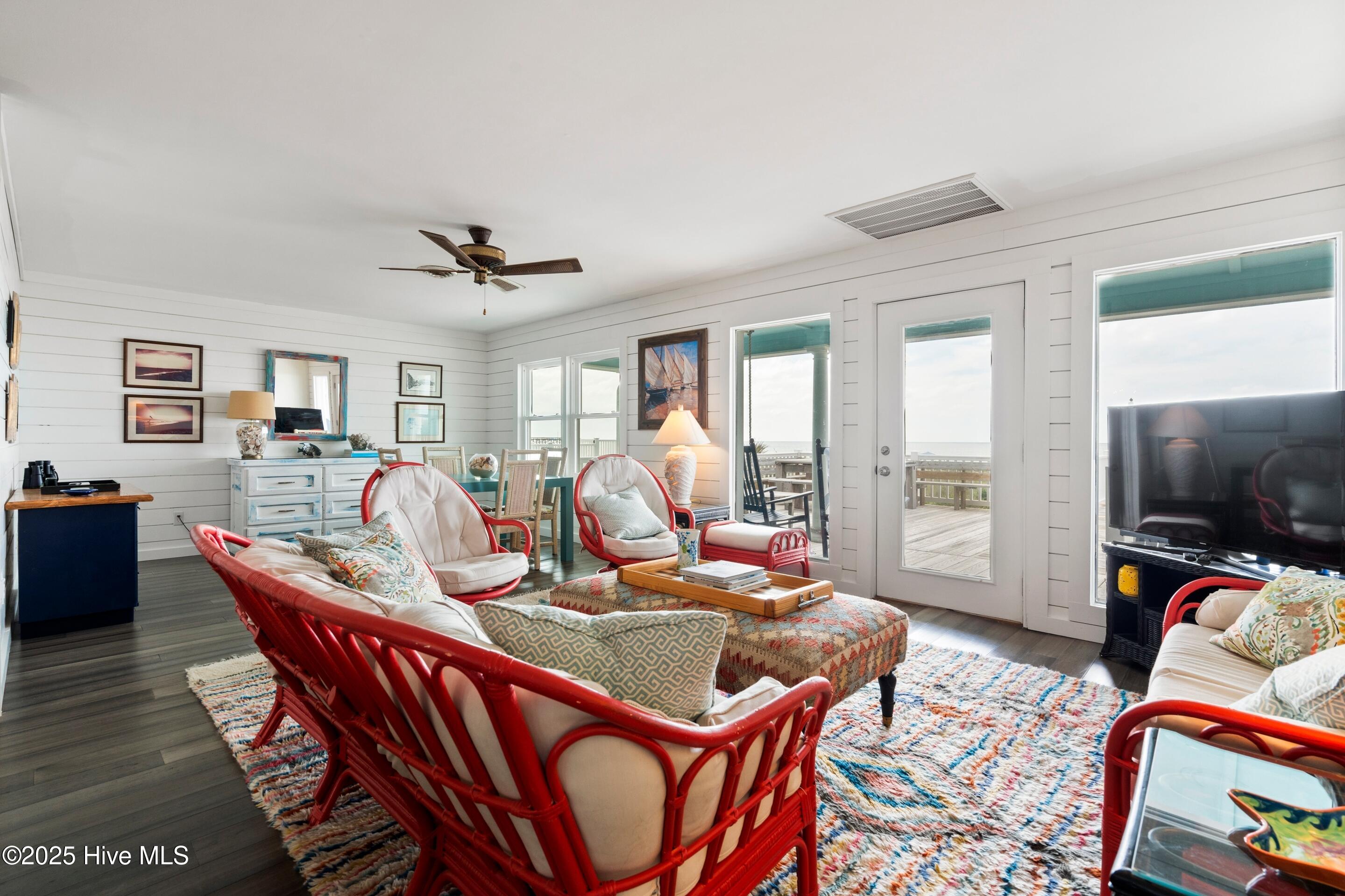 100526727 | Photo 27