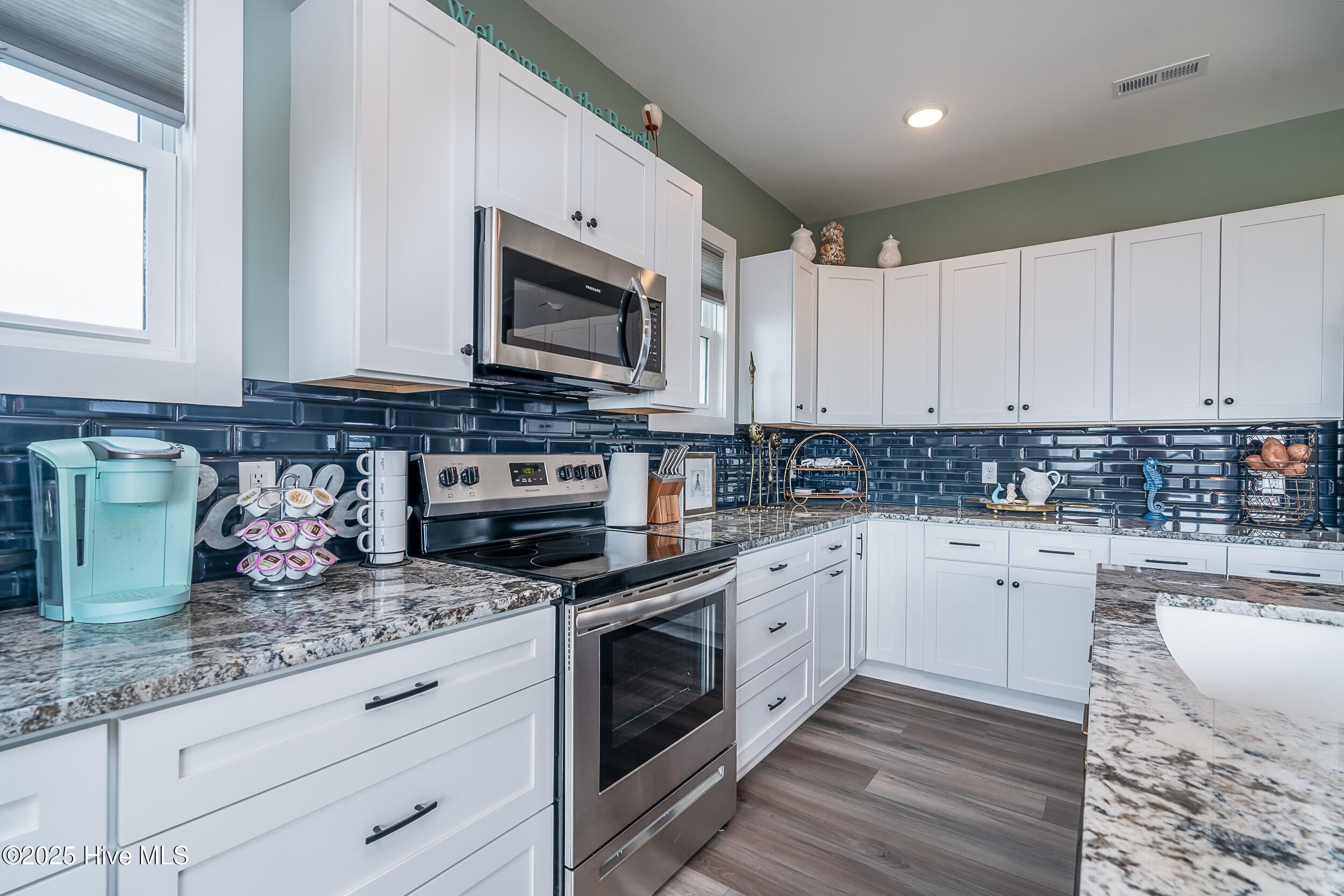 100524208 | Photo 30