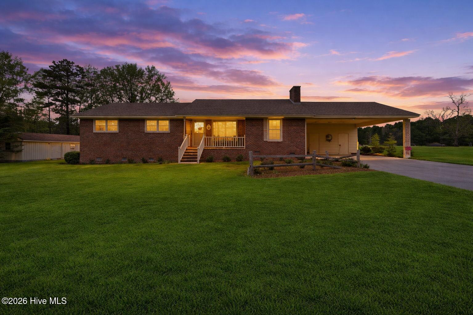 100564416 | Photo 34