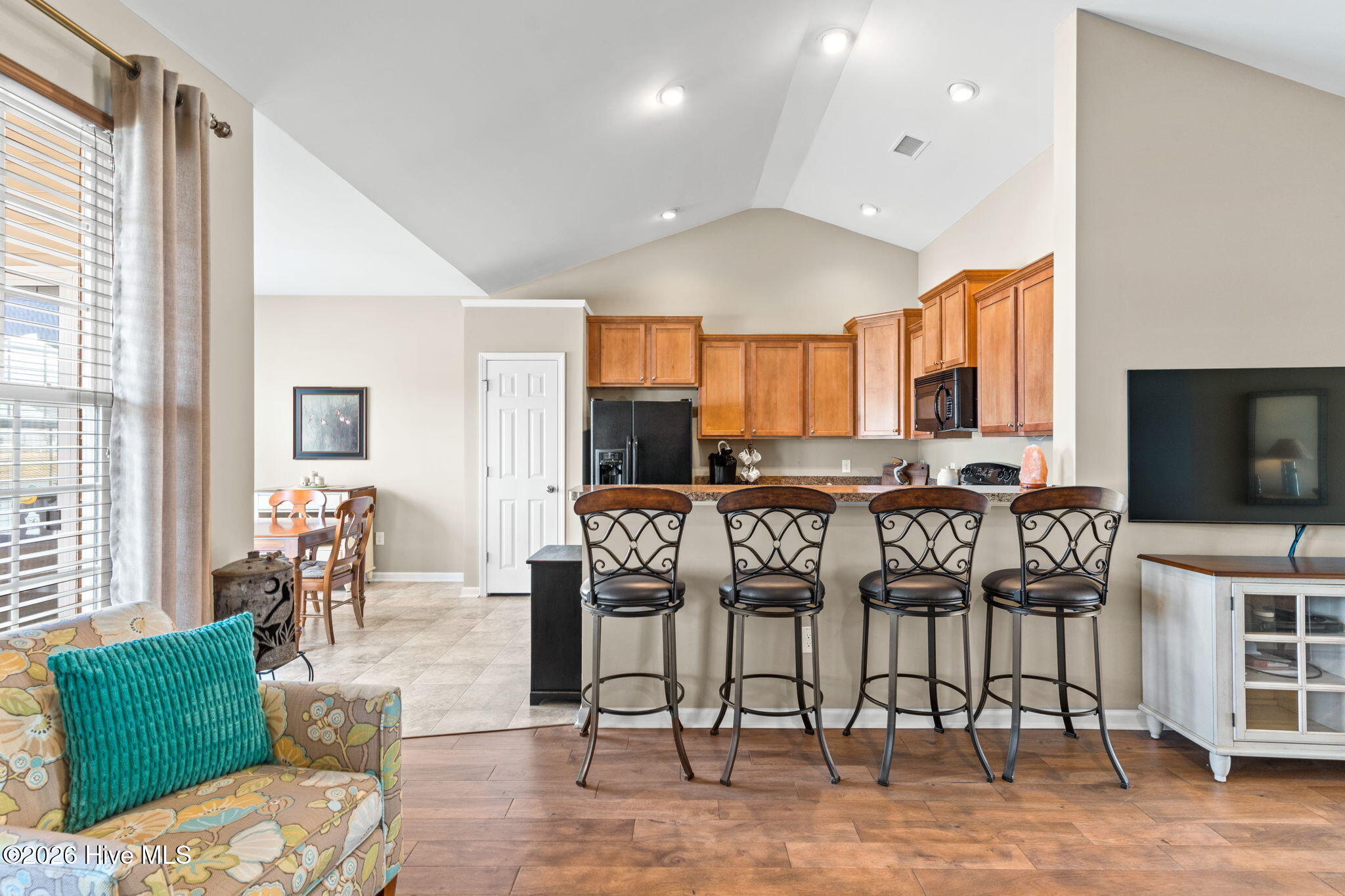 100553647 | Photo 12