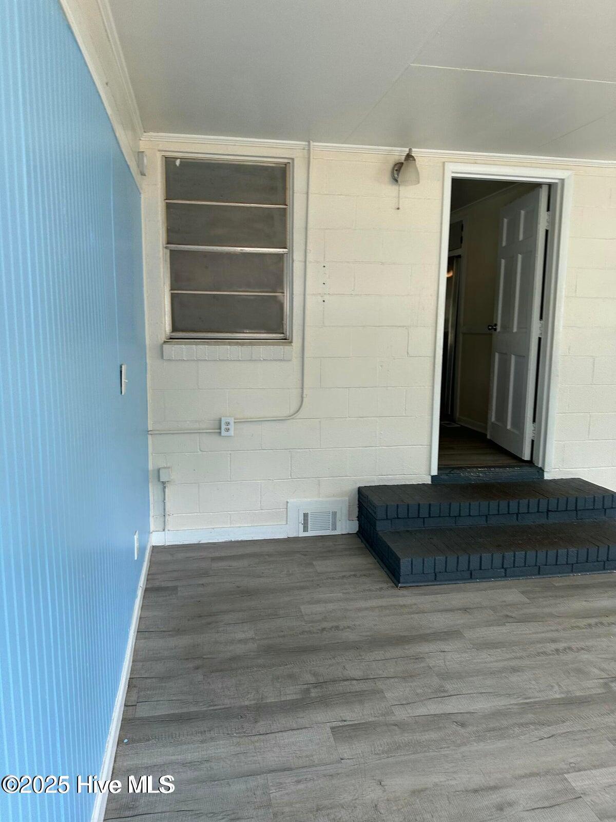 100526094 | Photo 10