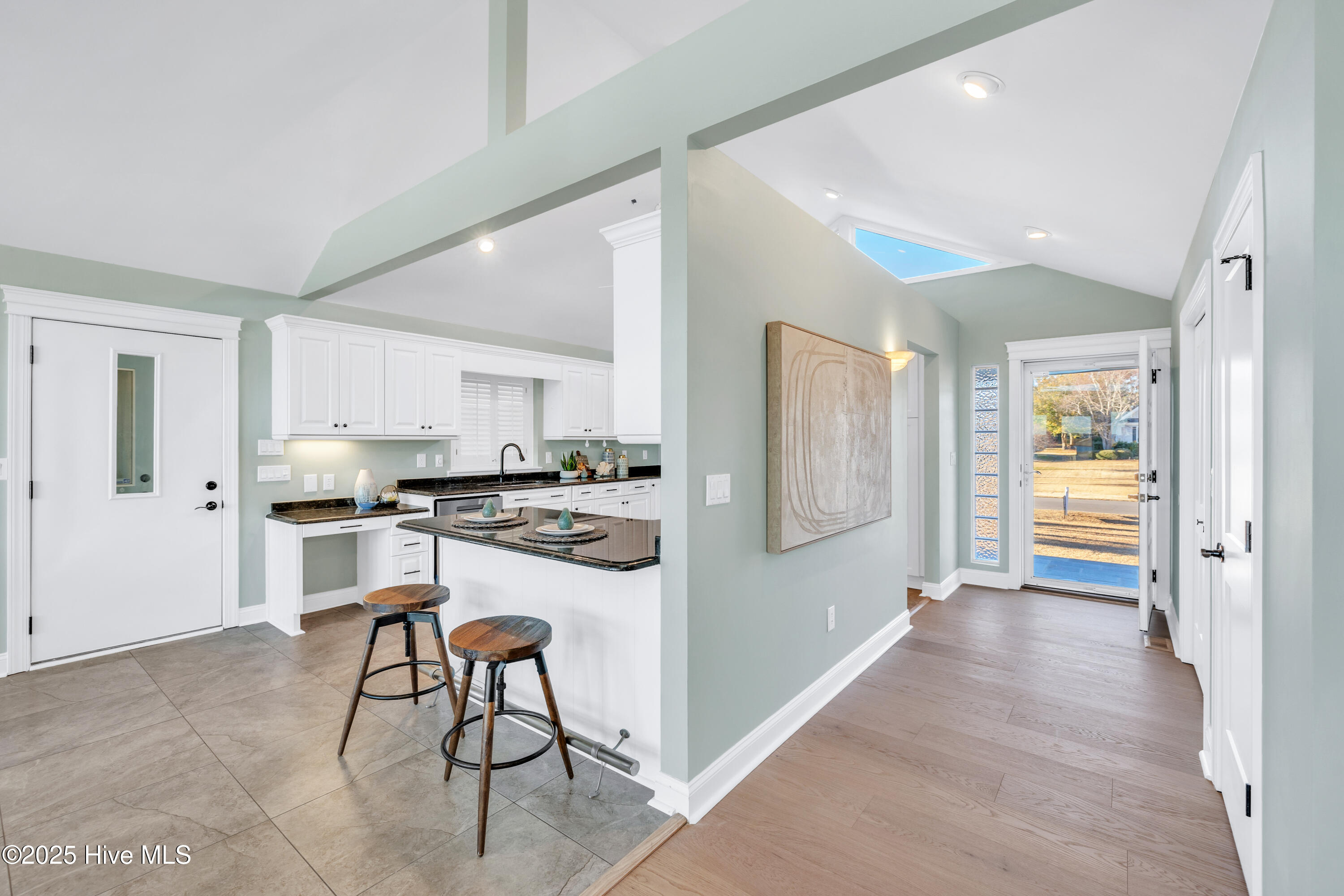 100545827 | Photo 13