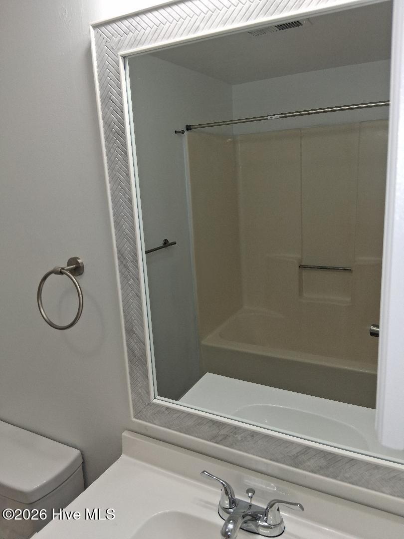 100551562 | Photo 11