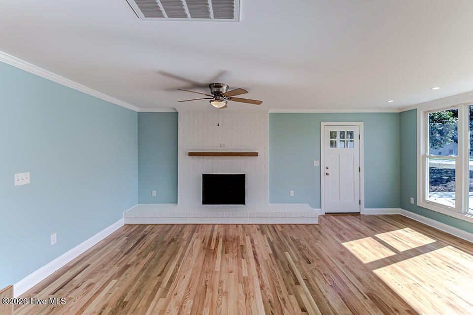 100558677 | Photo 19