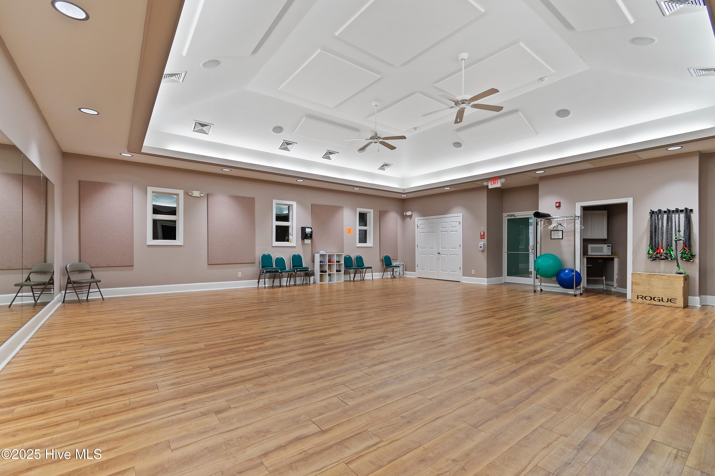 100524697 | Photo 41