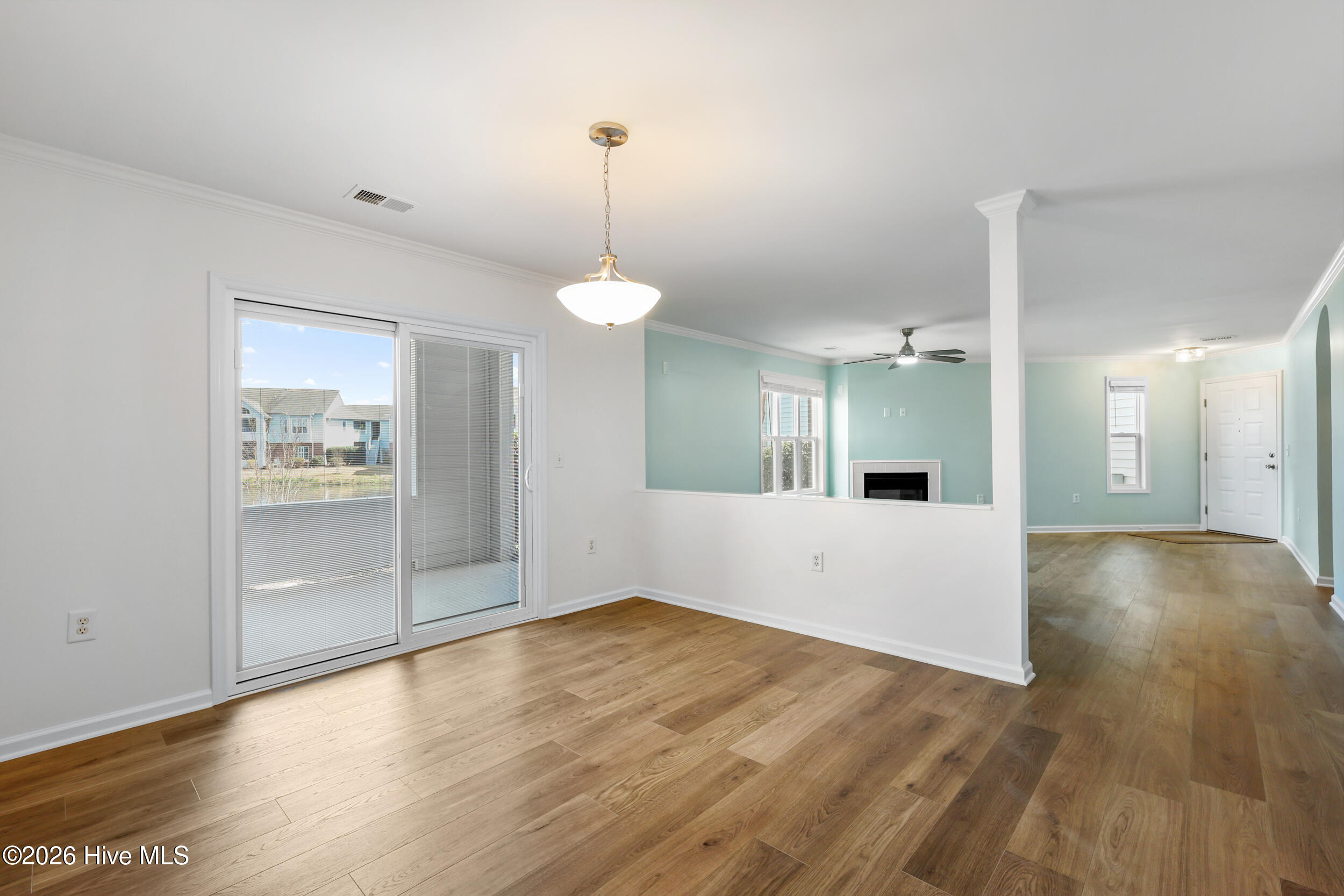 100559813 | Photo 10