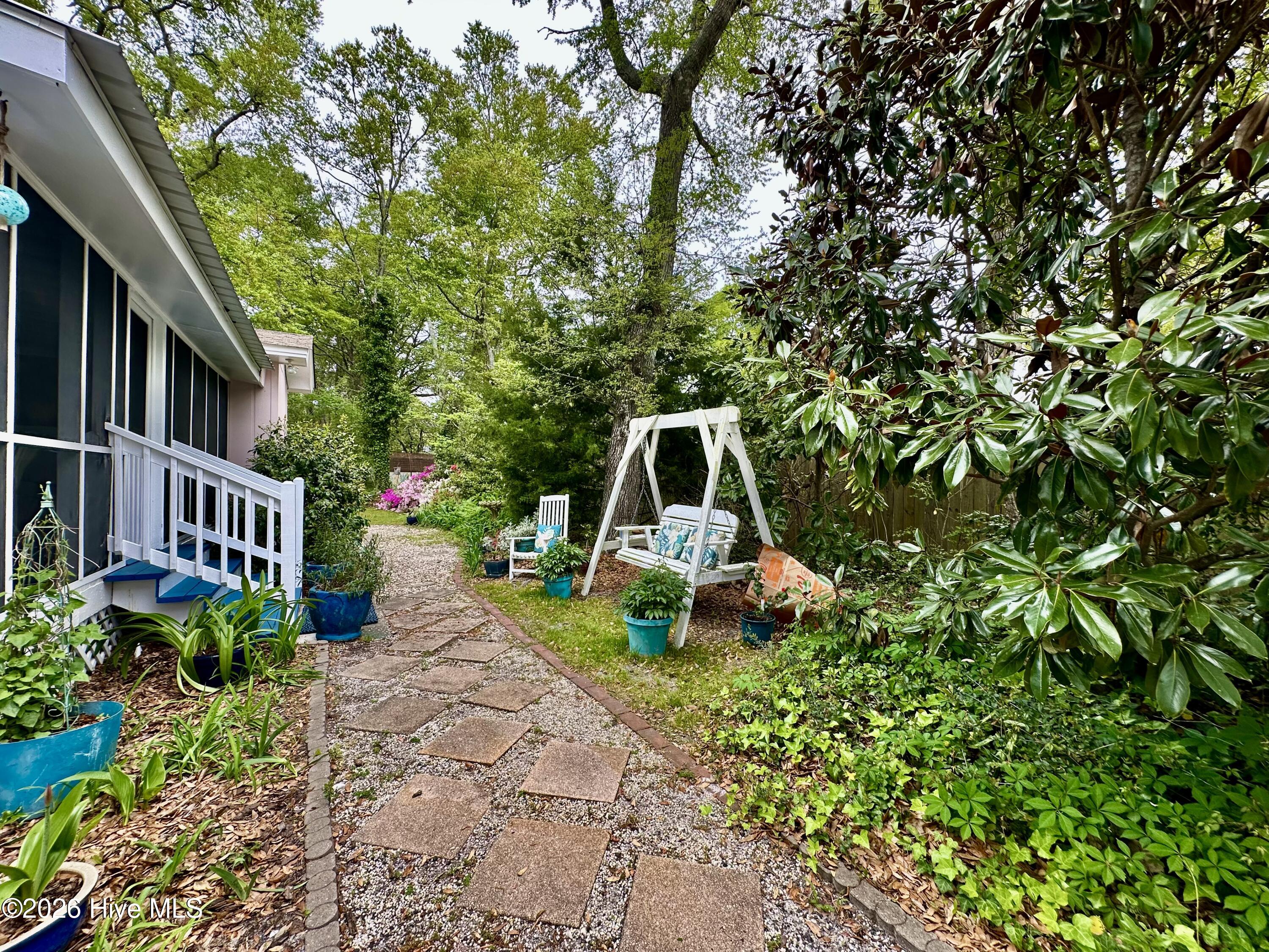 100561830 | Photo 29