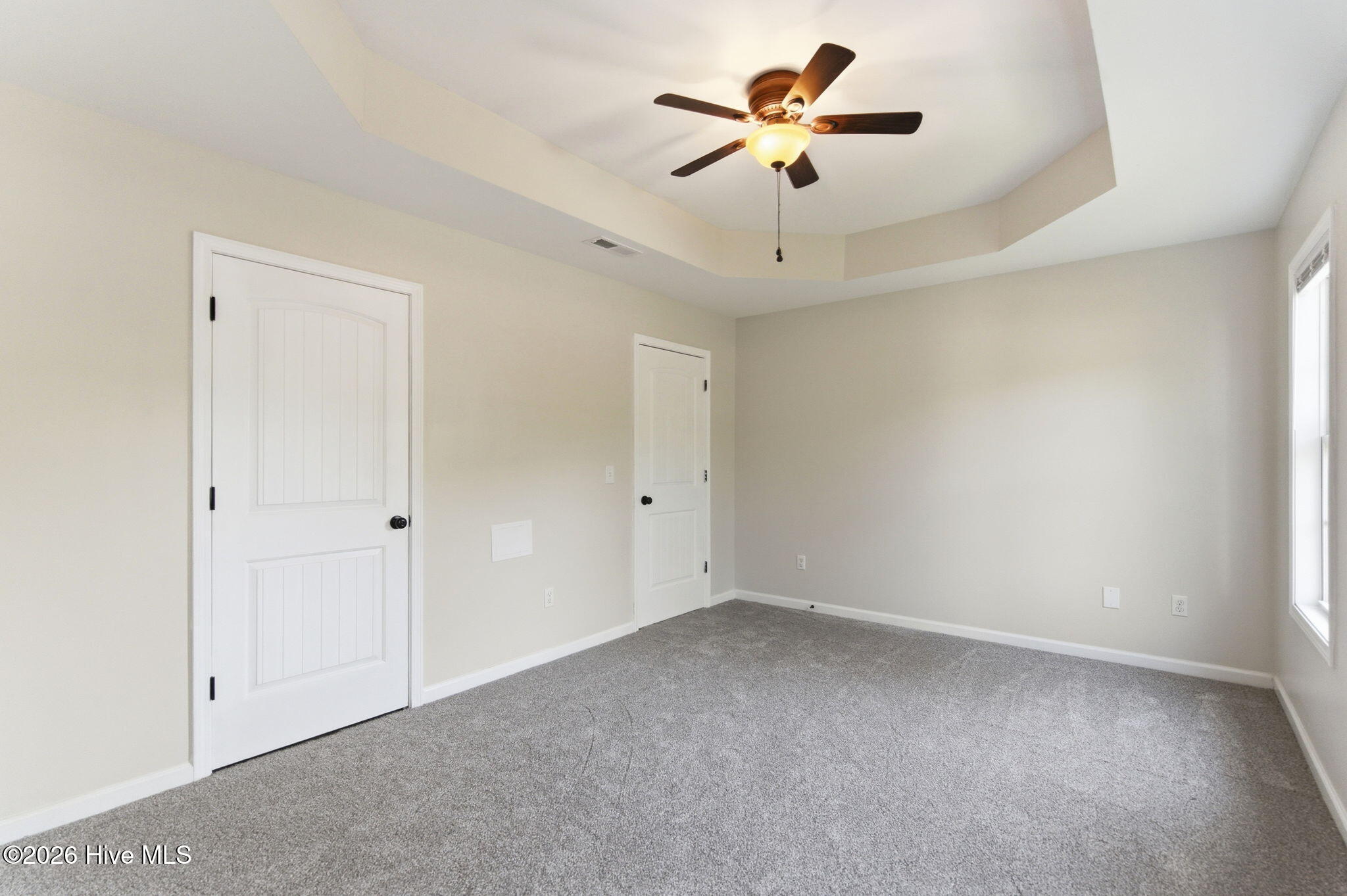 100570118 | Photo 18