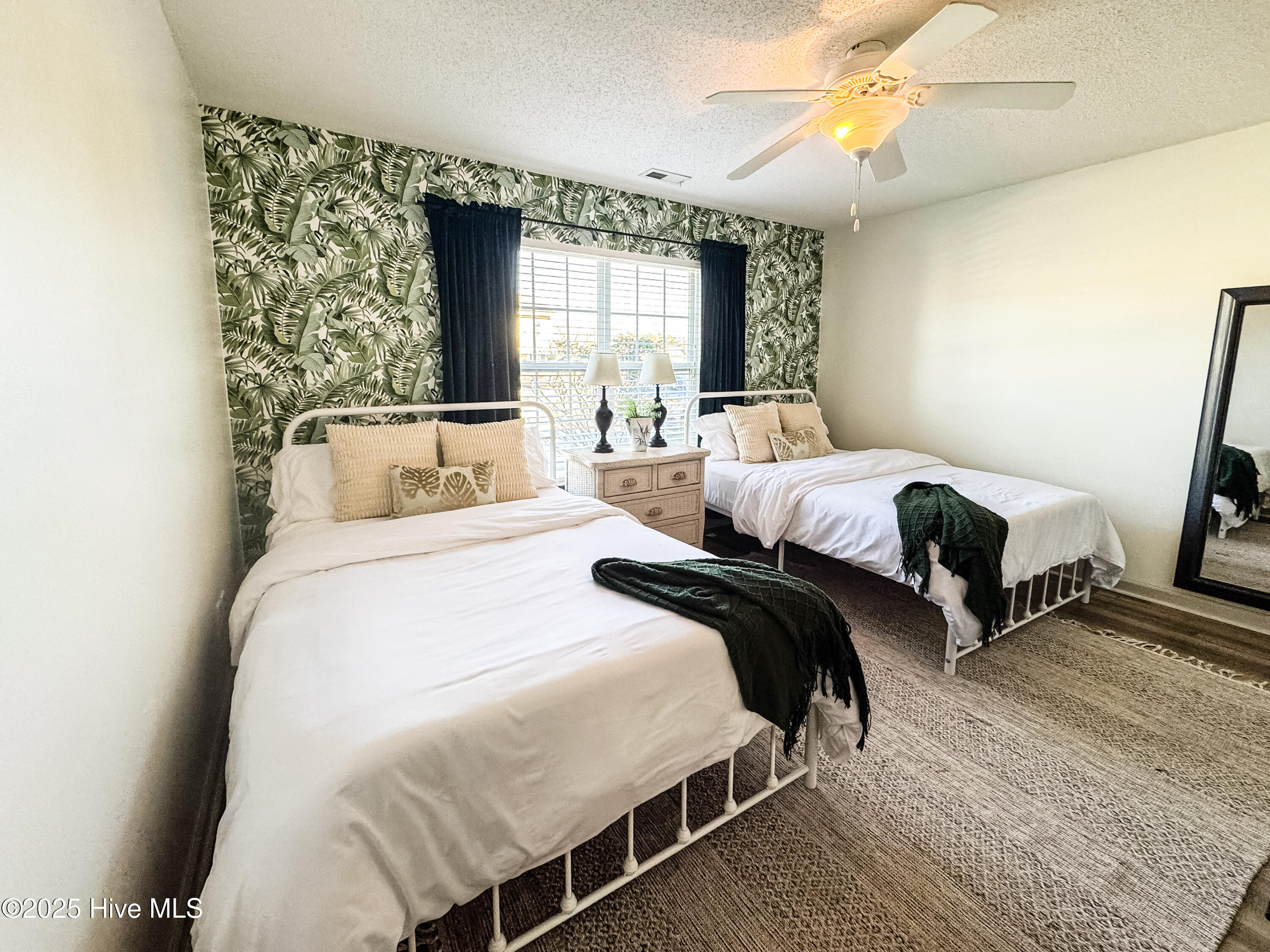 100541804 | Photo 23