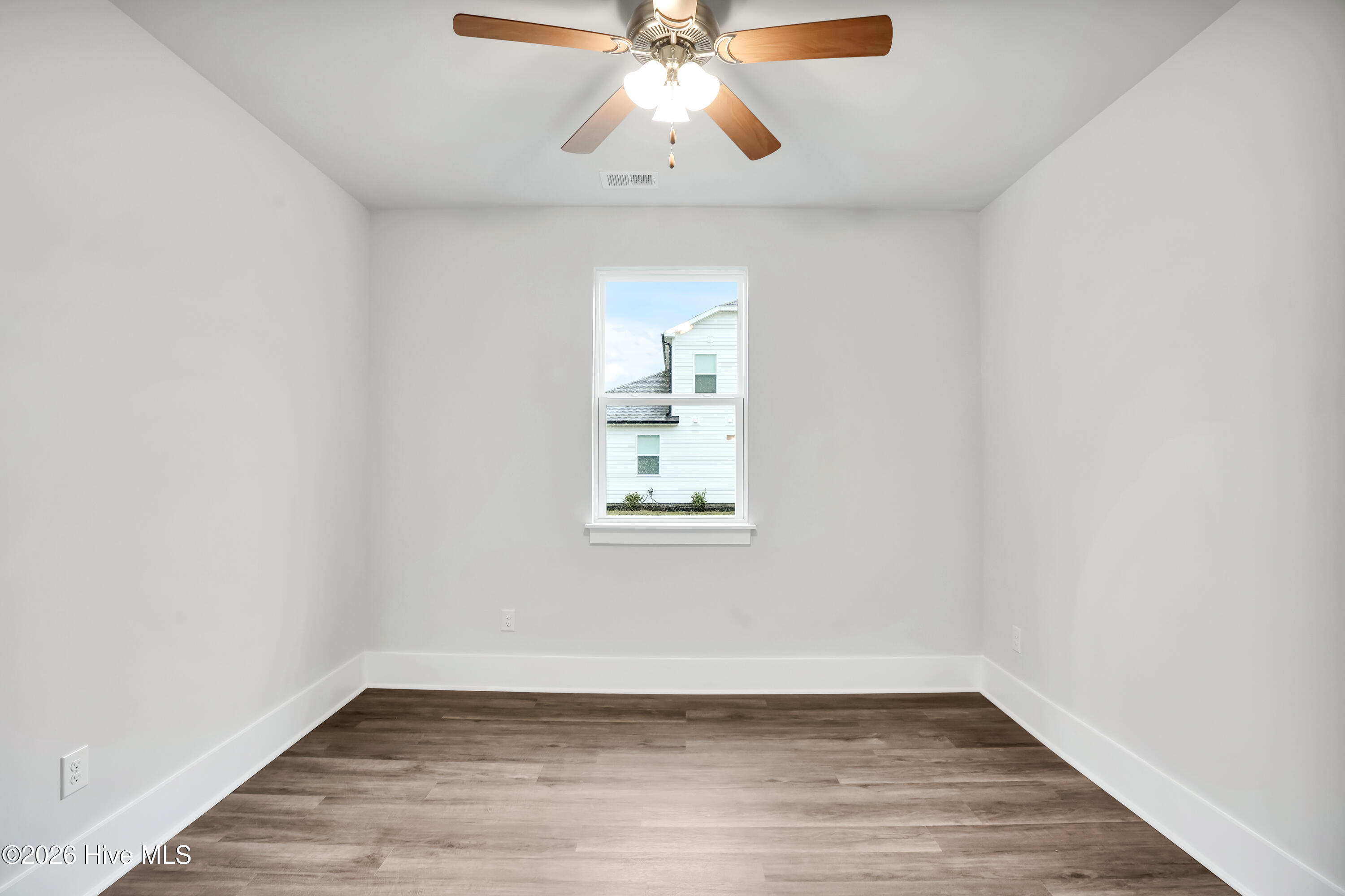 100558858 | Photo 14