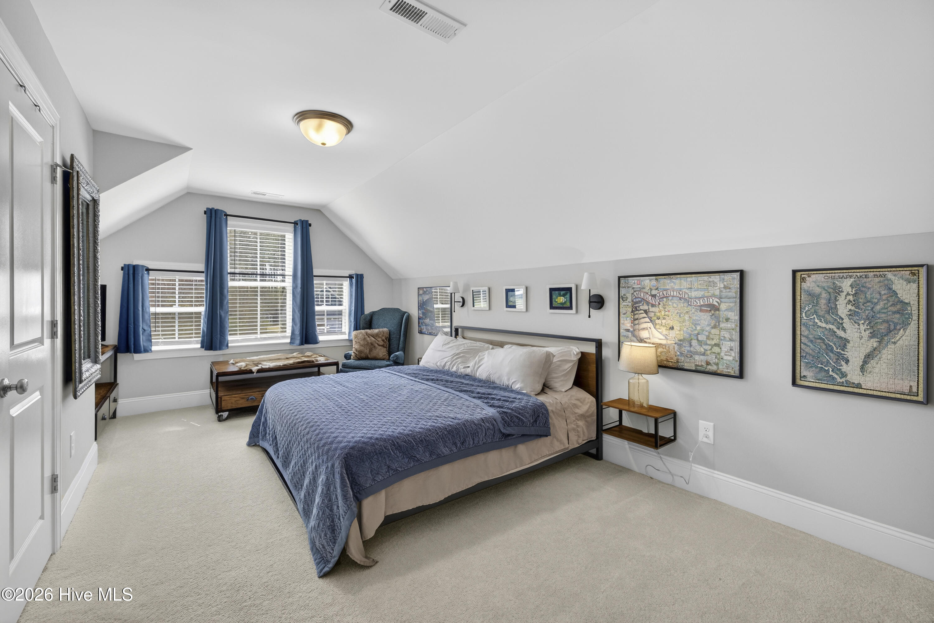 100564336 | Photo 36