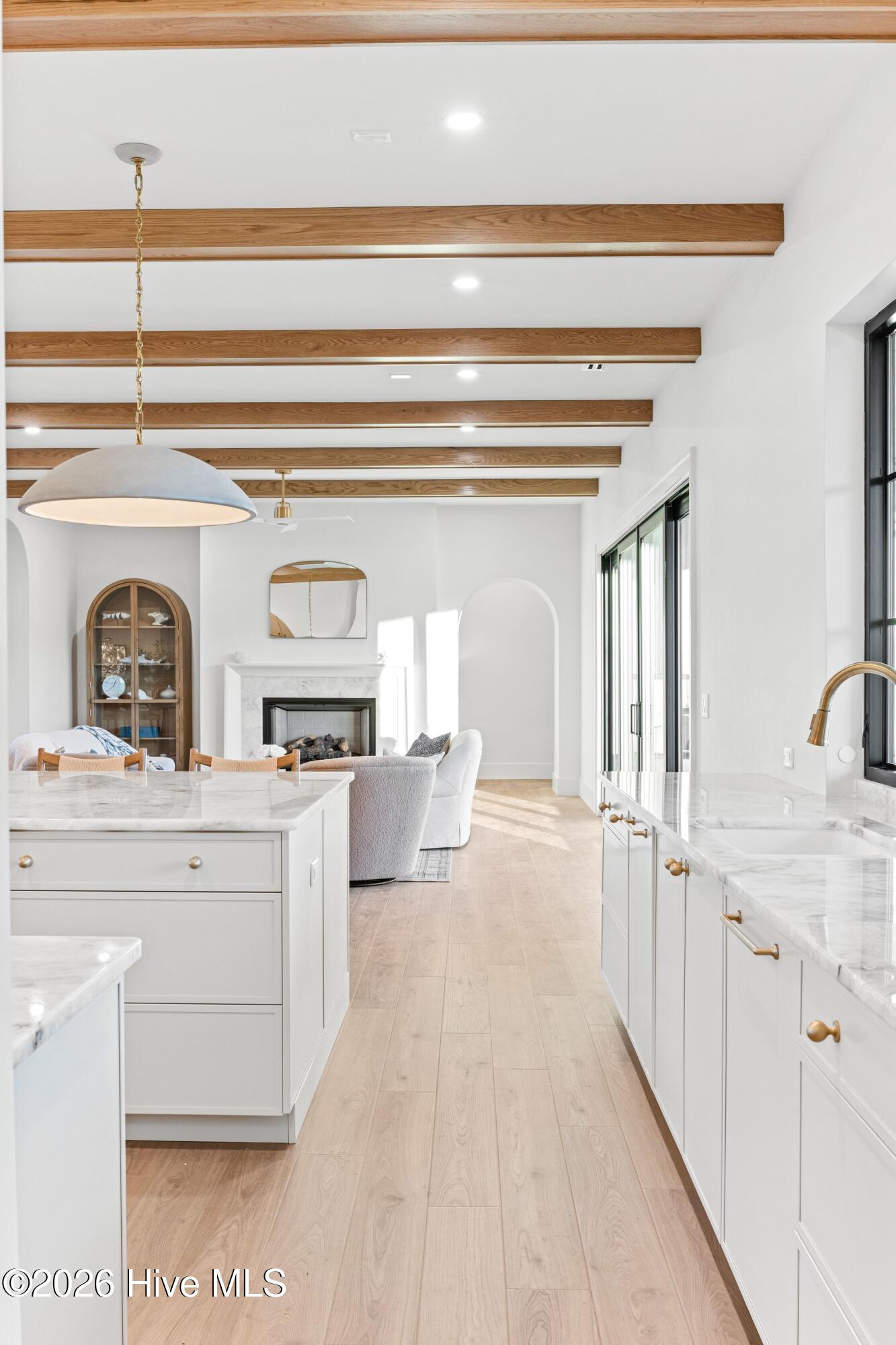 100529848 | Photo 22