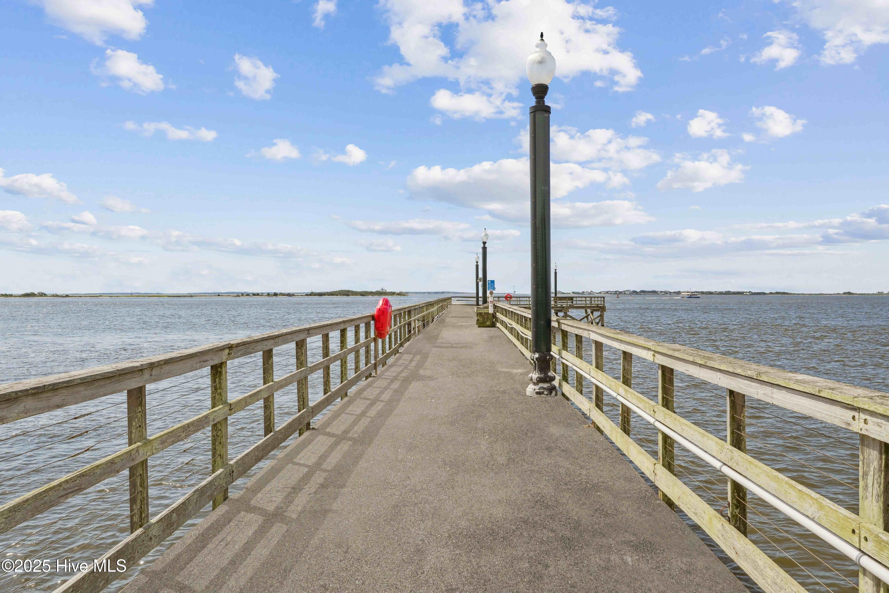 100545939 | Photo 11