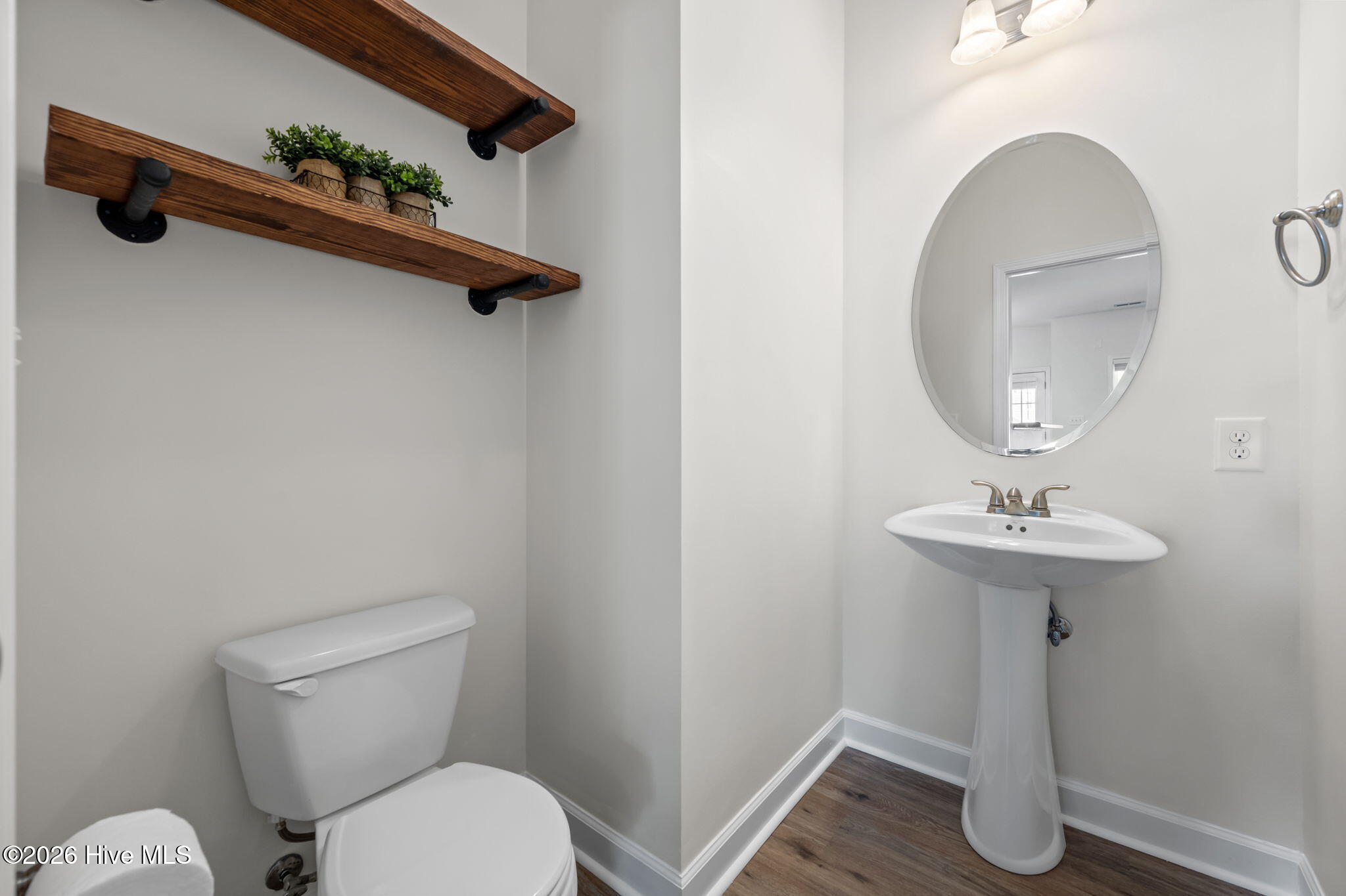 100570344 | Photo 15