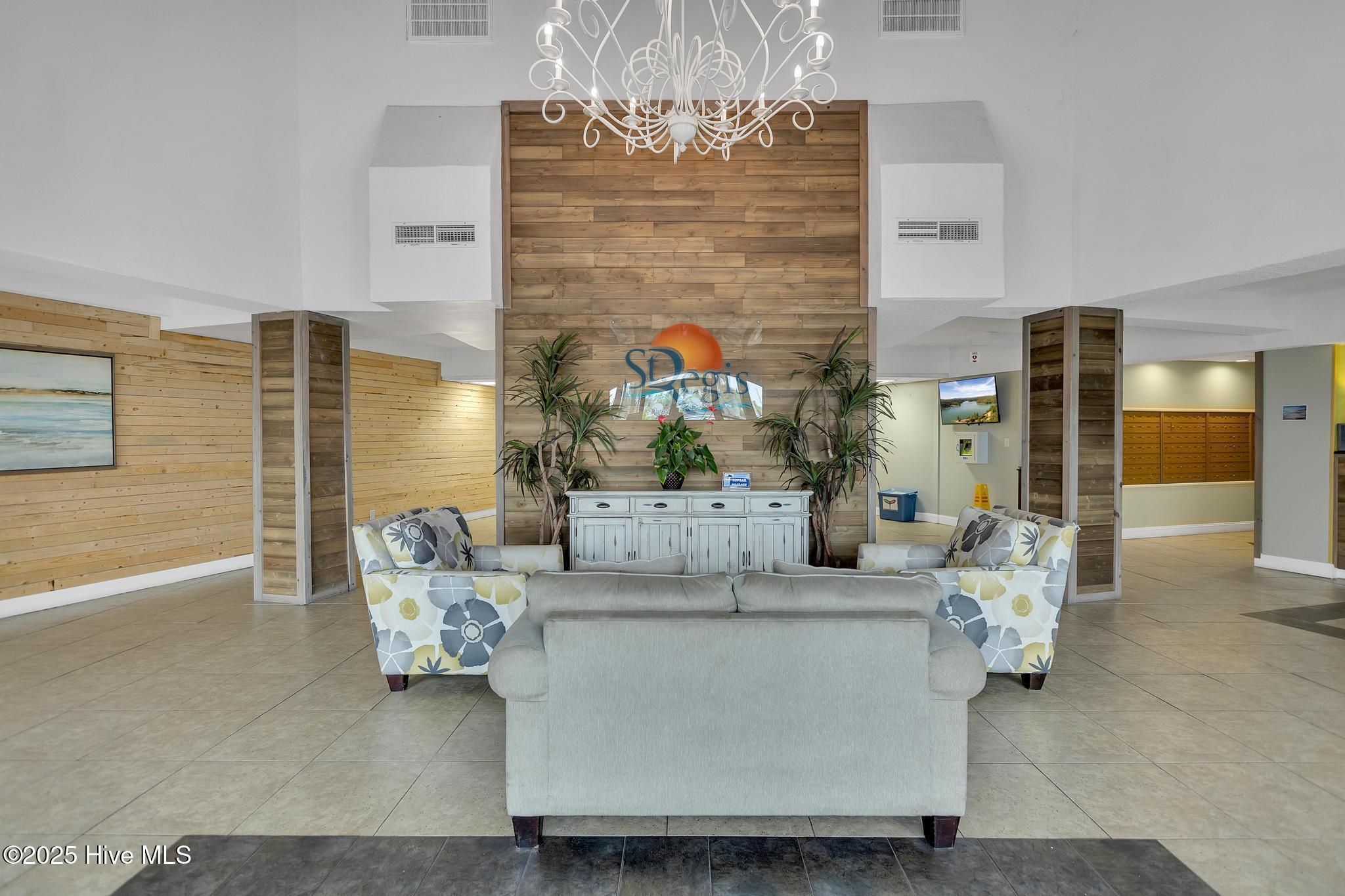 100515705 | Photo 28