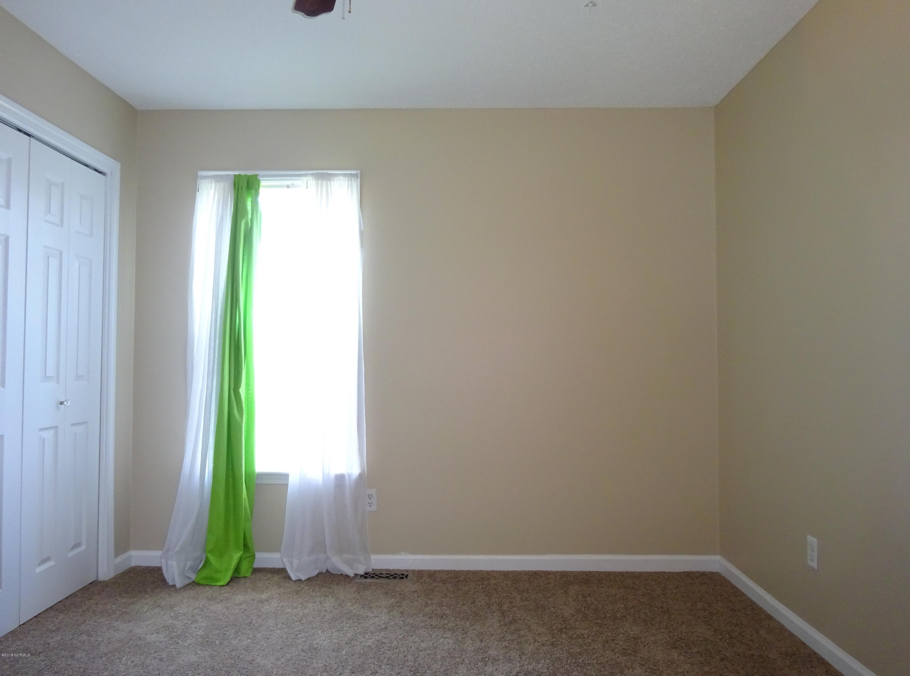 100555136 | Photo 16