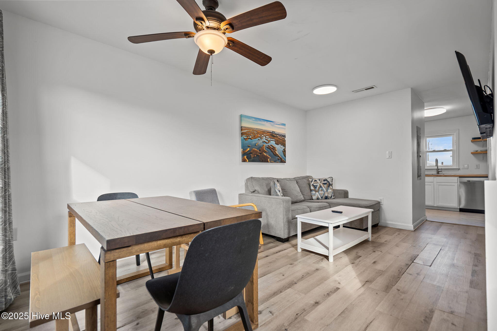 100544620 | Photo 32