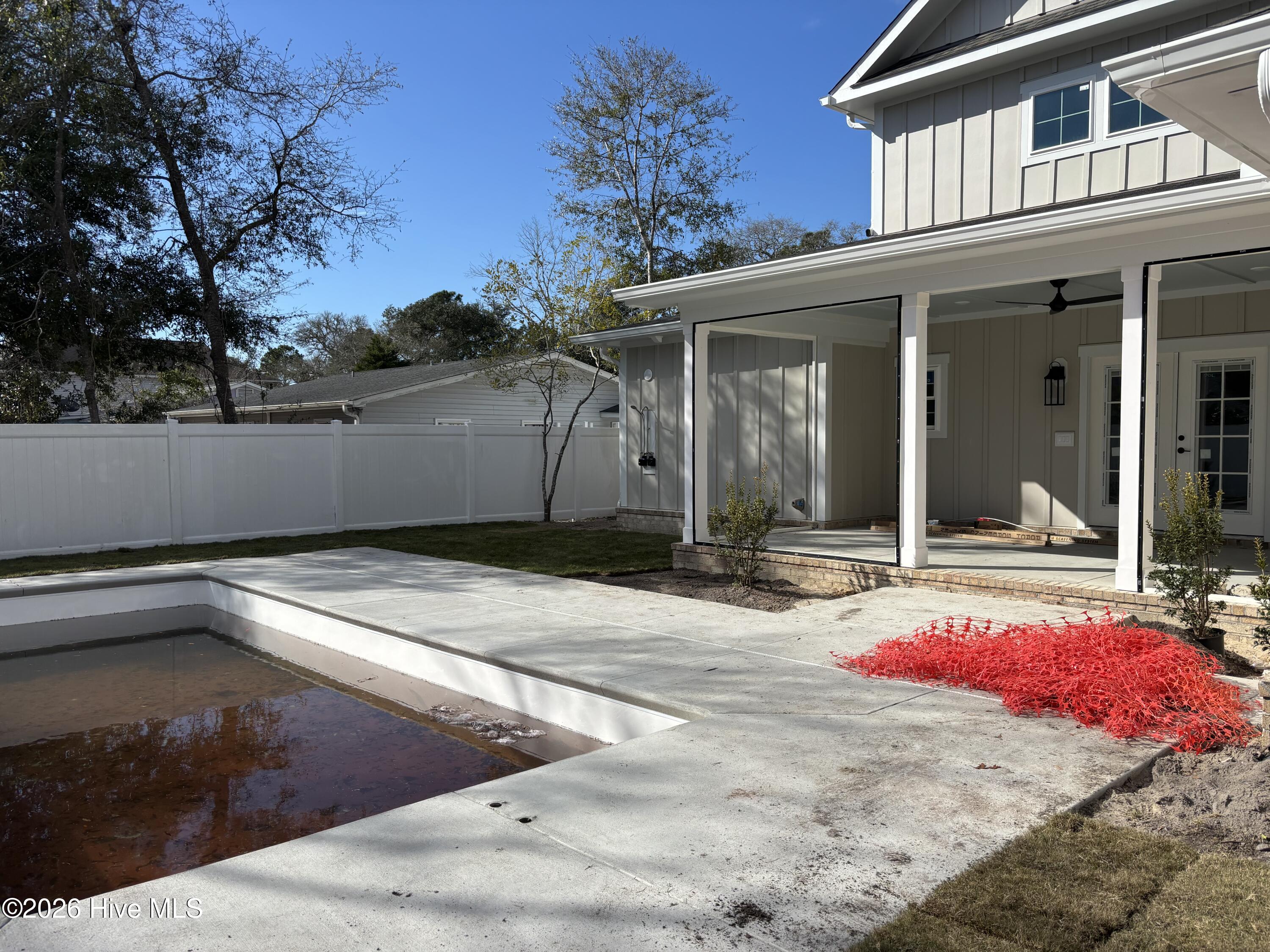 100516675 | Photo 46