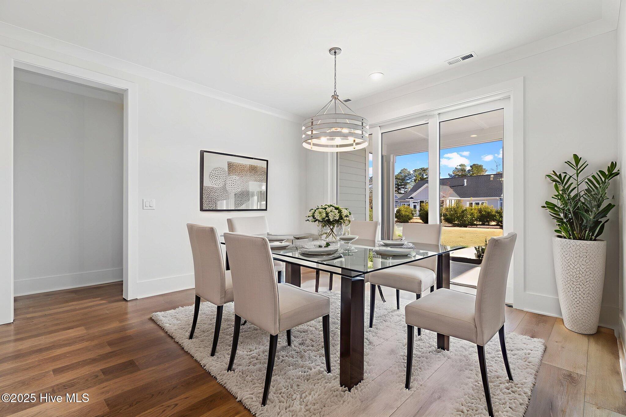 100523885 | Photo 29