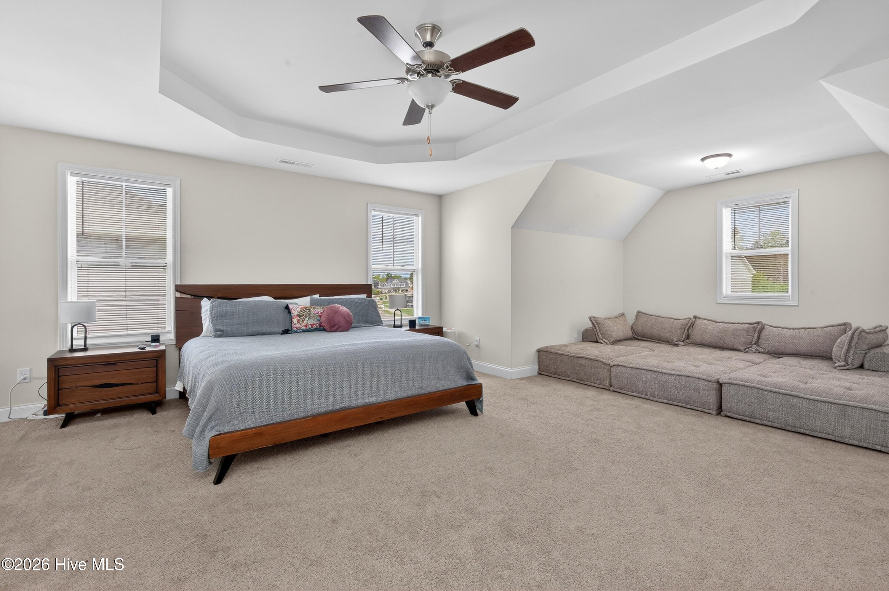 100565414 | Photo 23