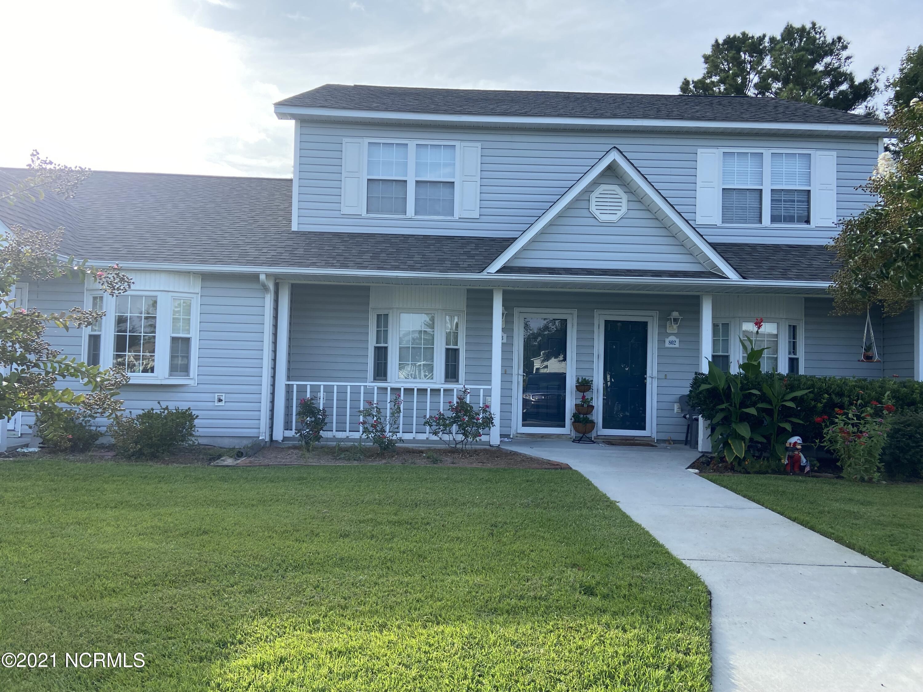 803 Courtyard W,Newport
