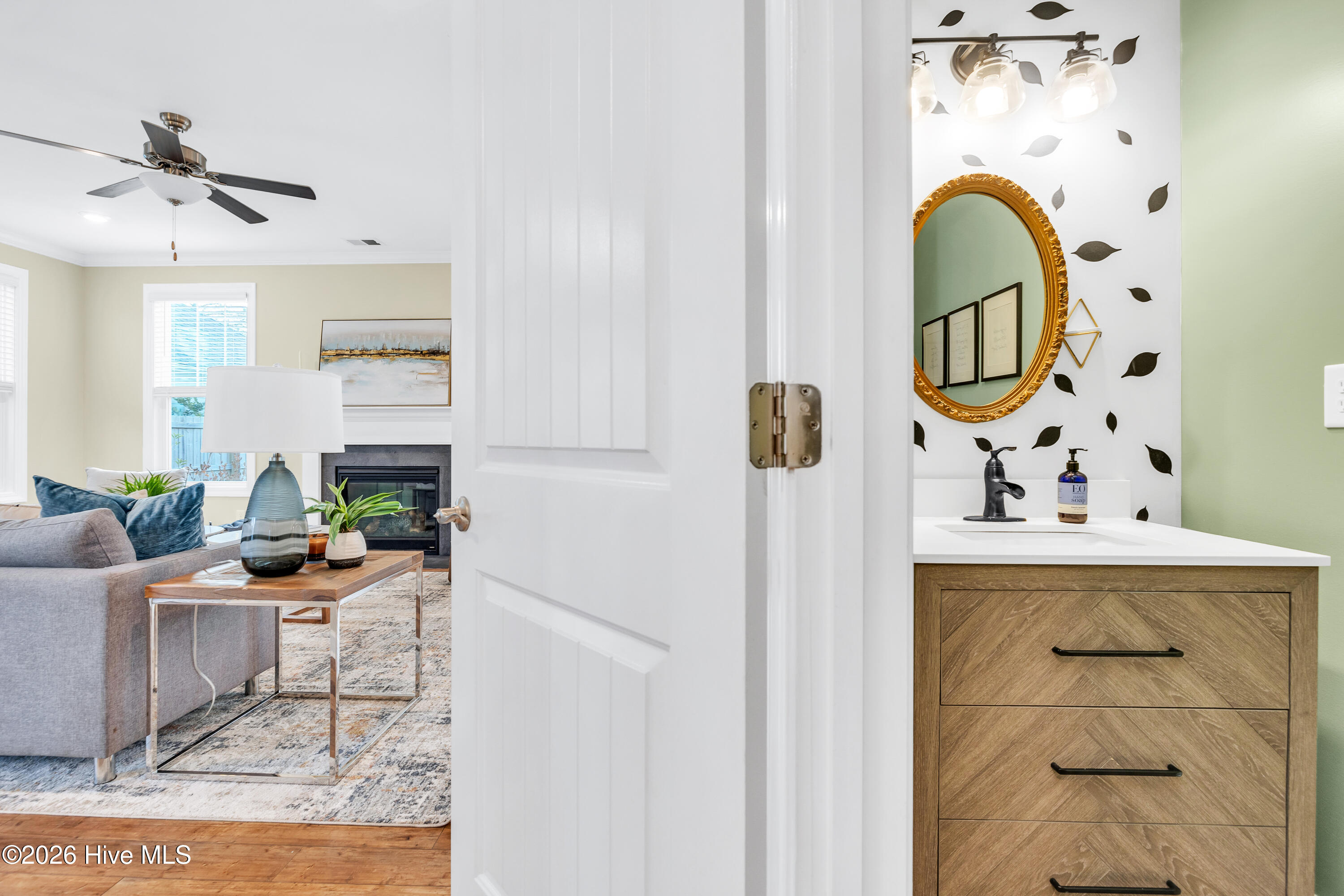 100548253 | Photo 18