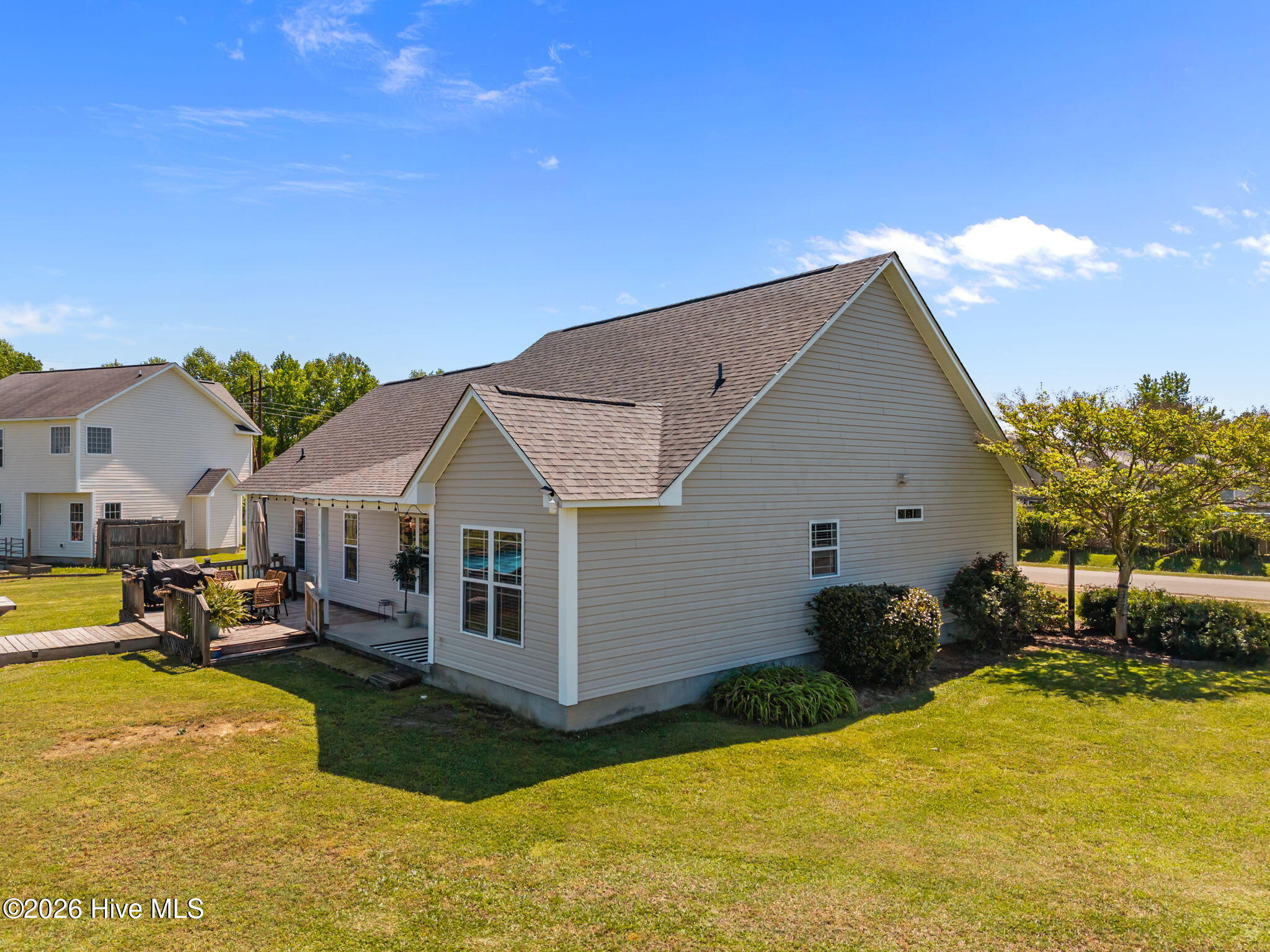 100567595 | Photo 44