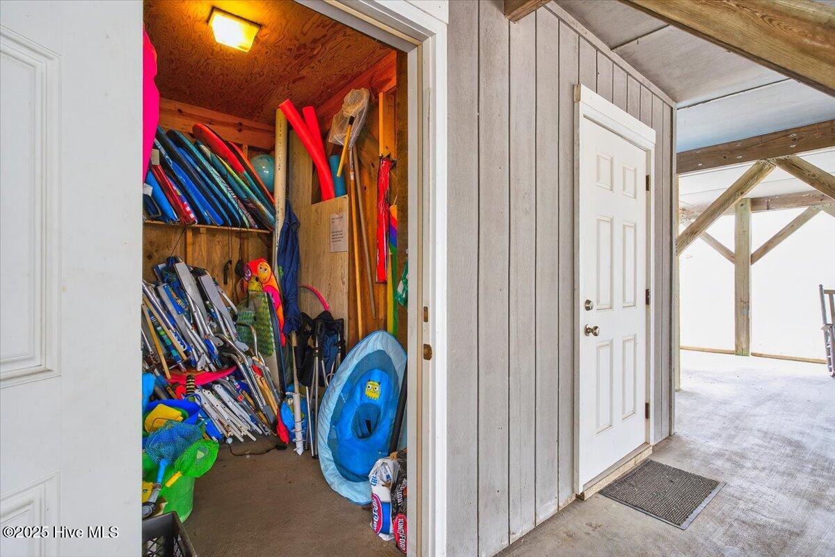 100531242 | Photo 58