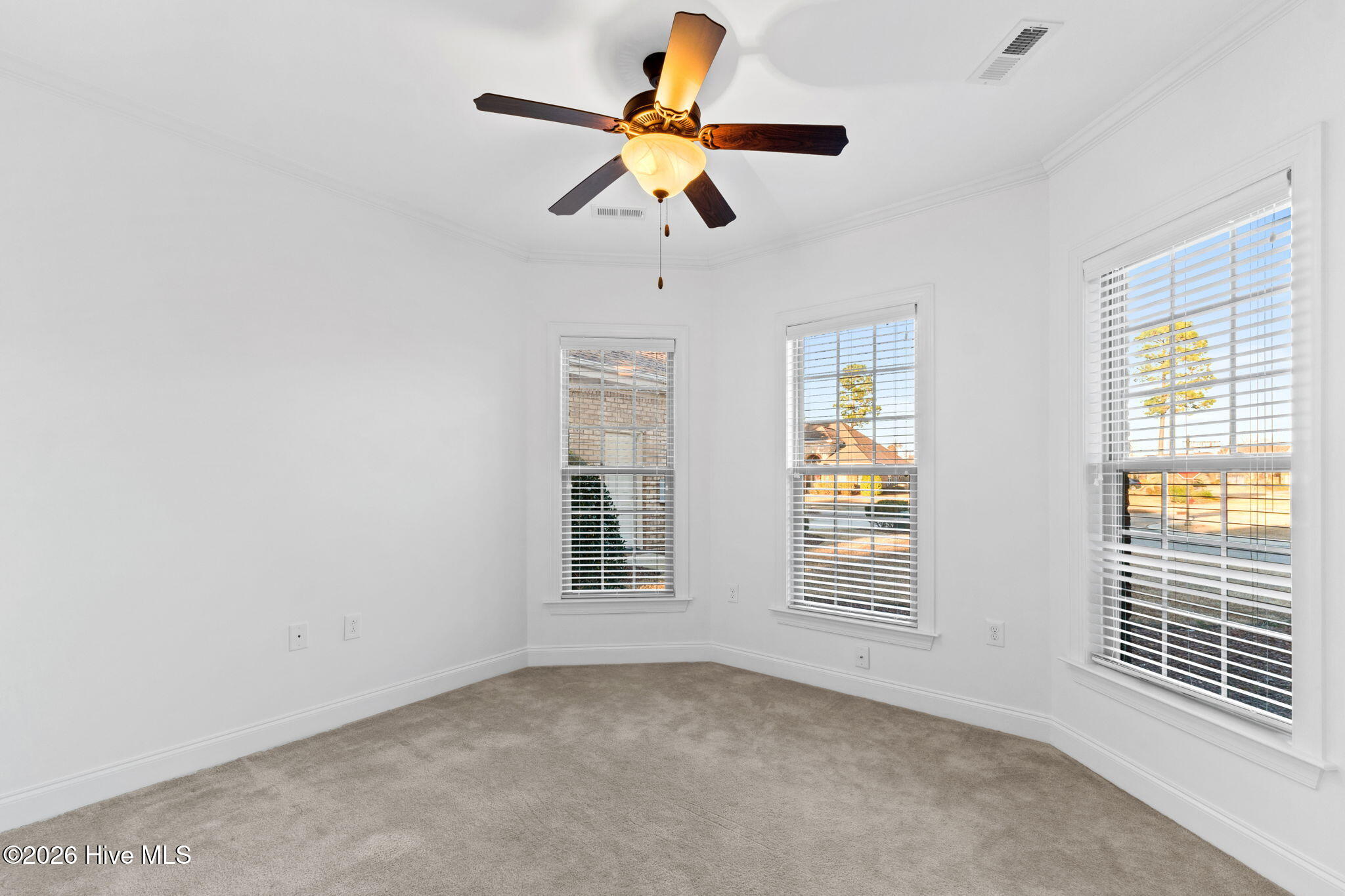 100547610 | Photo 24